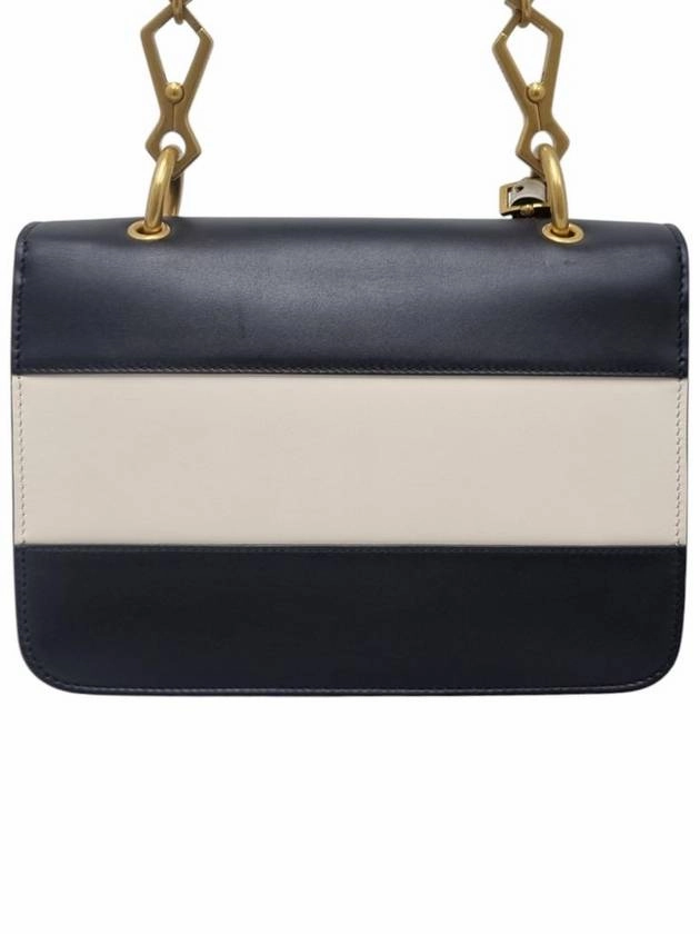 476542 Queen Margaret black white shoulder bag