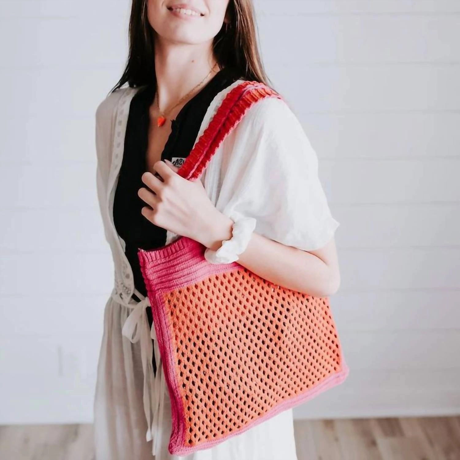 A Day In Santoria Tote Bag In Orange/pink