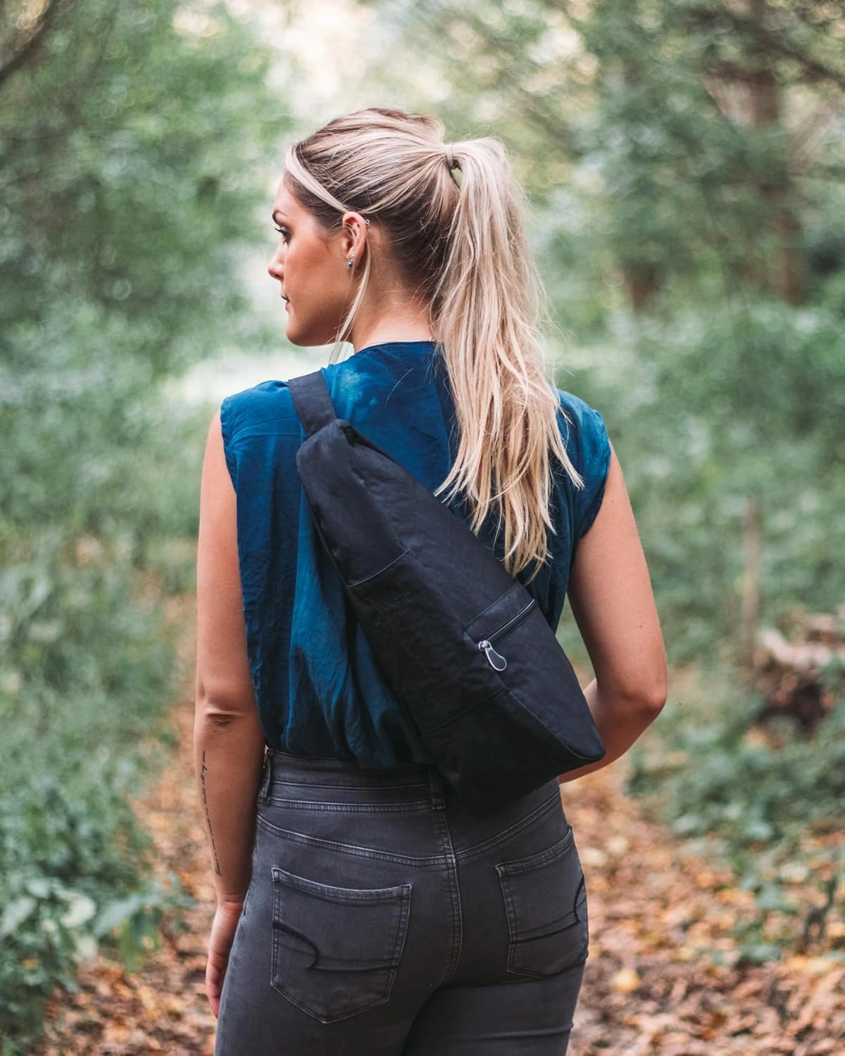 AmeriBag 17" Nylon Crossbody Sling Healthy Back Bag
