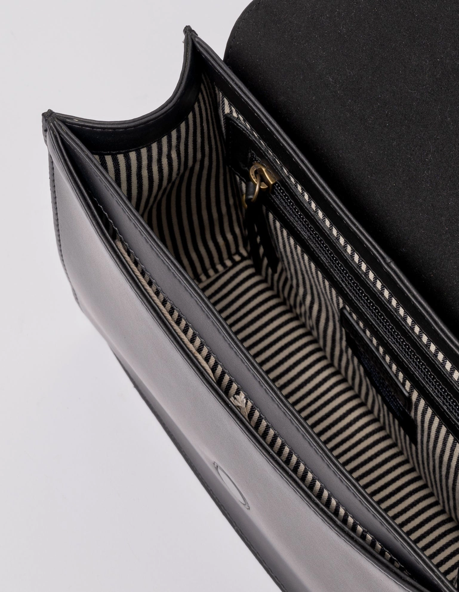 Audrey Apple Leather Vegan Crossbody | Black