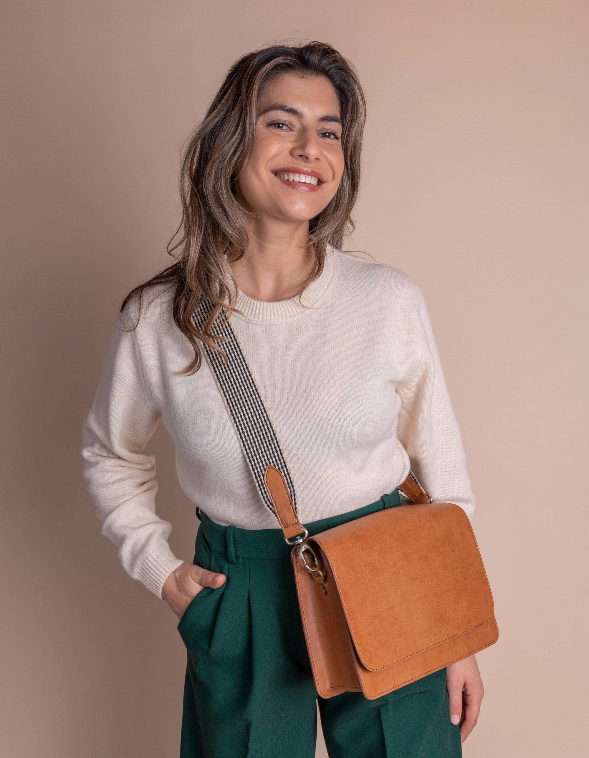 Audrey Apple Leather Vegan Crossbody | Brown