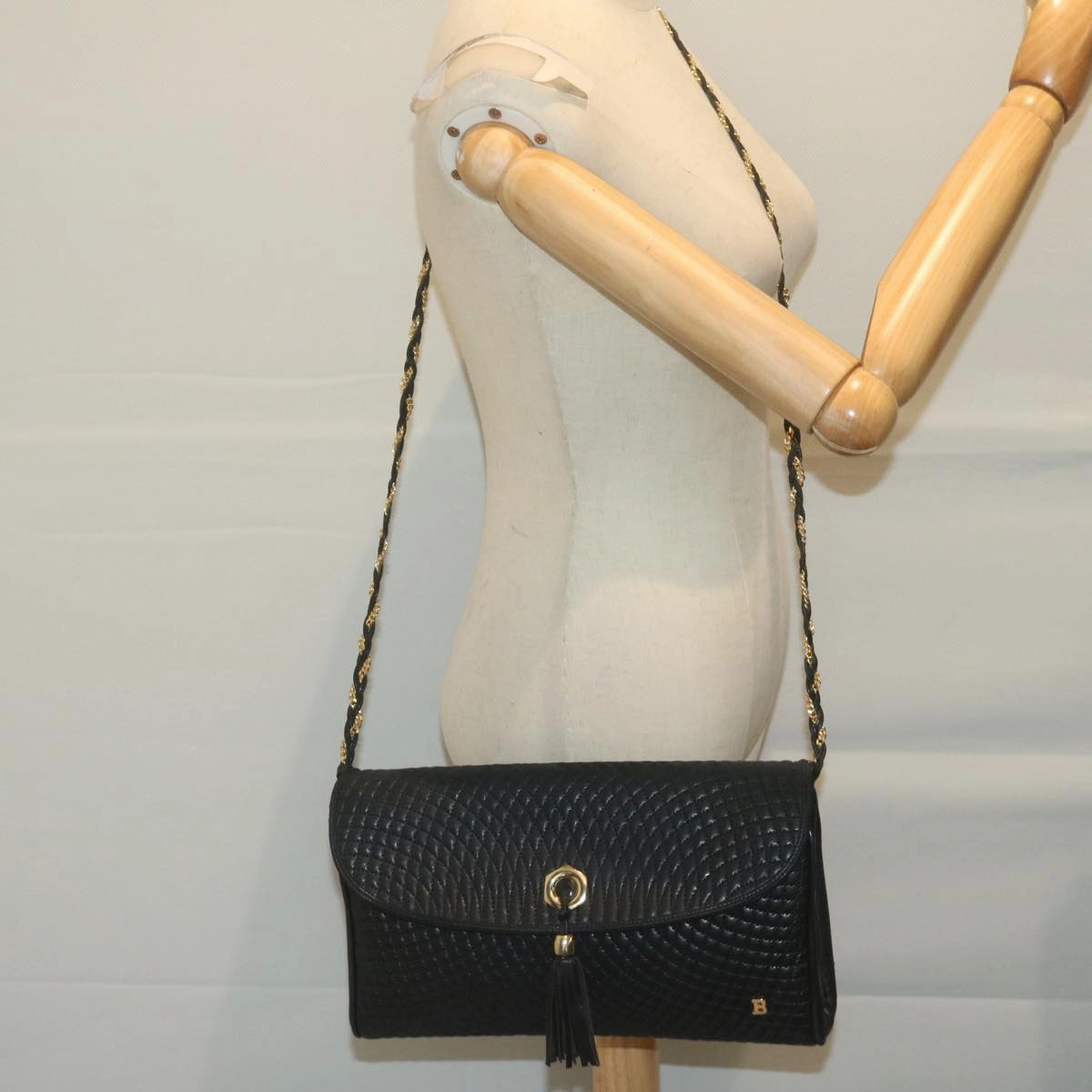 Bally  Leather Shoulder Bag (Pre-Owned)
