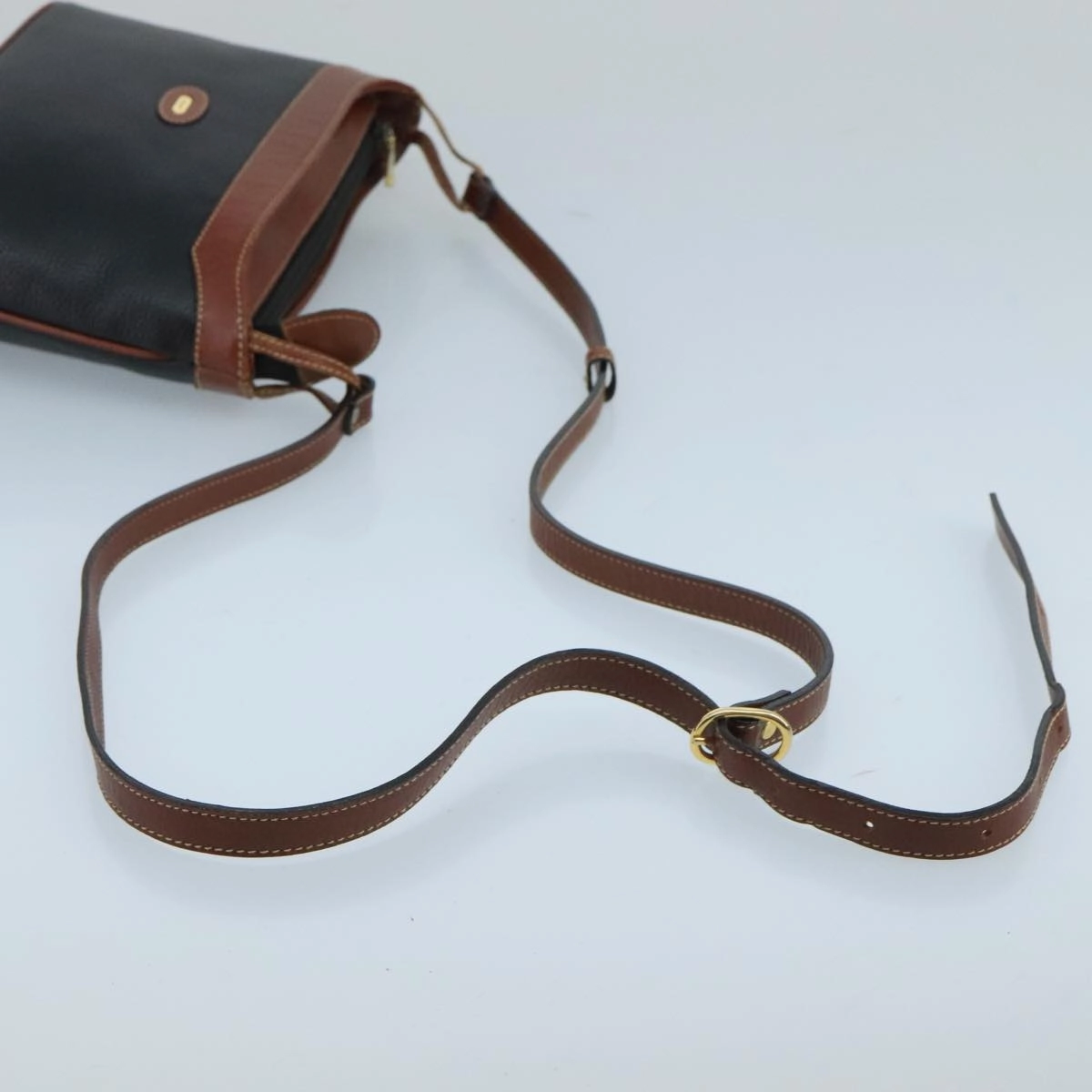 Bally  Leather Shoulder Bag (Pre-Owned)