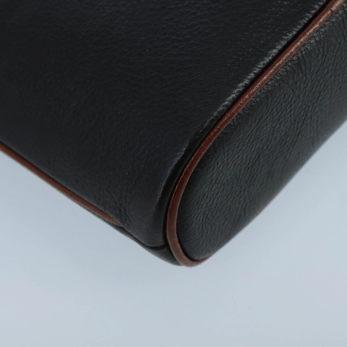 Bally  Leather Shoulder Bag (Pre-Owned)