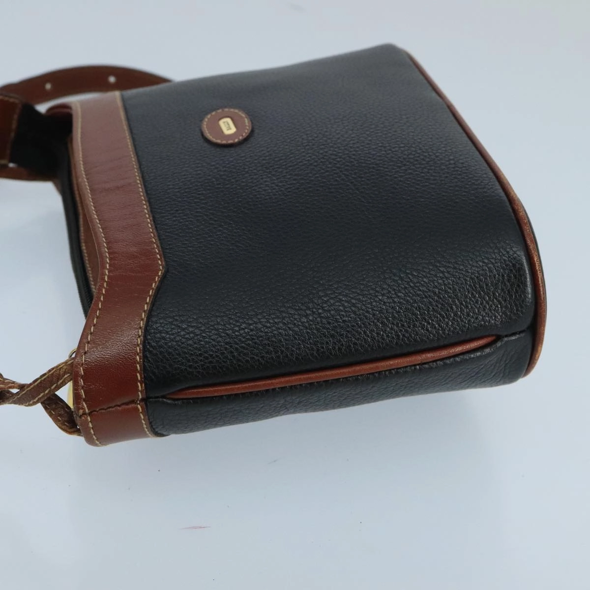 Bally  Leather Shoulder Bag (Pre-Owned)