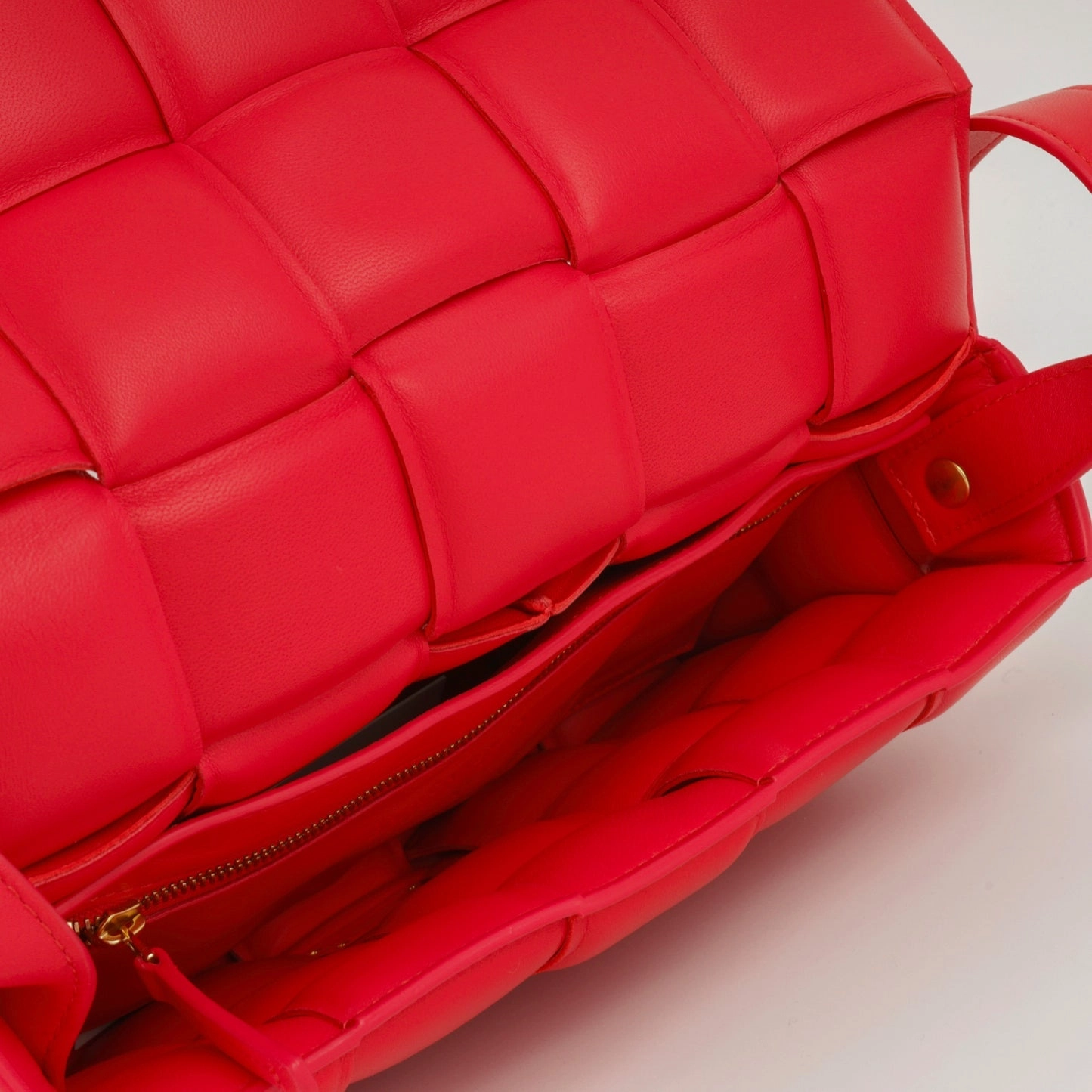 Bottega Veneta Bottega Veneta - Padded Cassette Bag - Raspberry Pink Nappa leather GHW - Pre-Loved