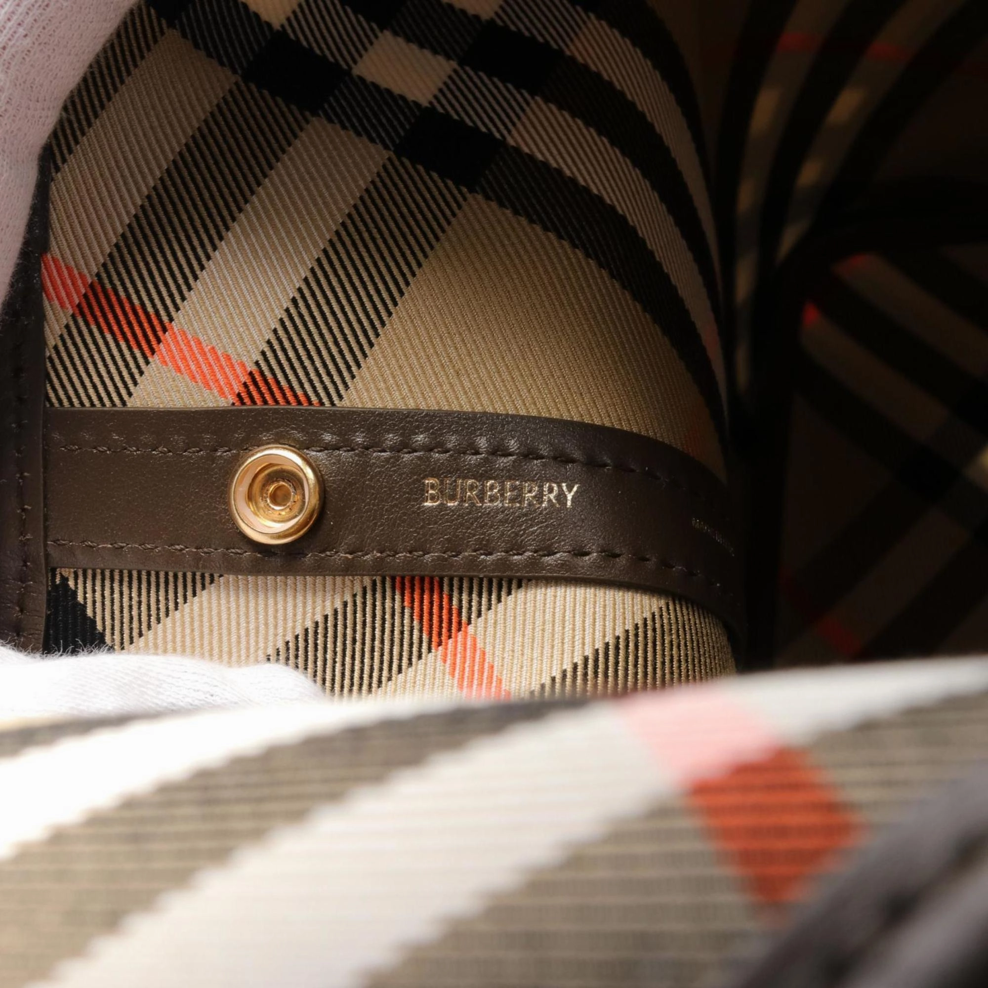 Burberry    Canvas Leather Pouch Shoulder Bag (Pre-Owned)
