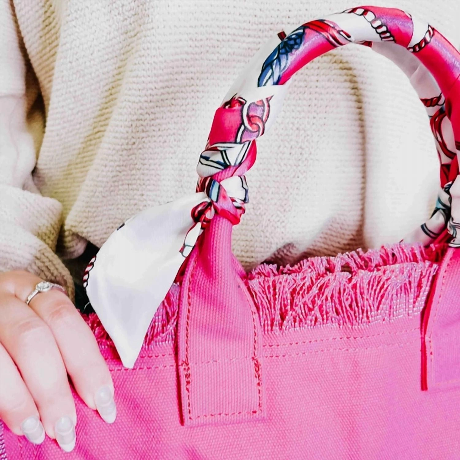 Canvas Fringe Tote Barbiecore In Fuchsia