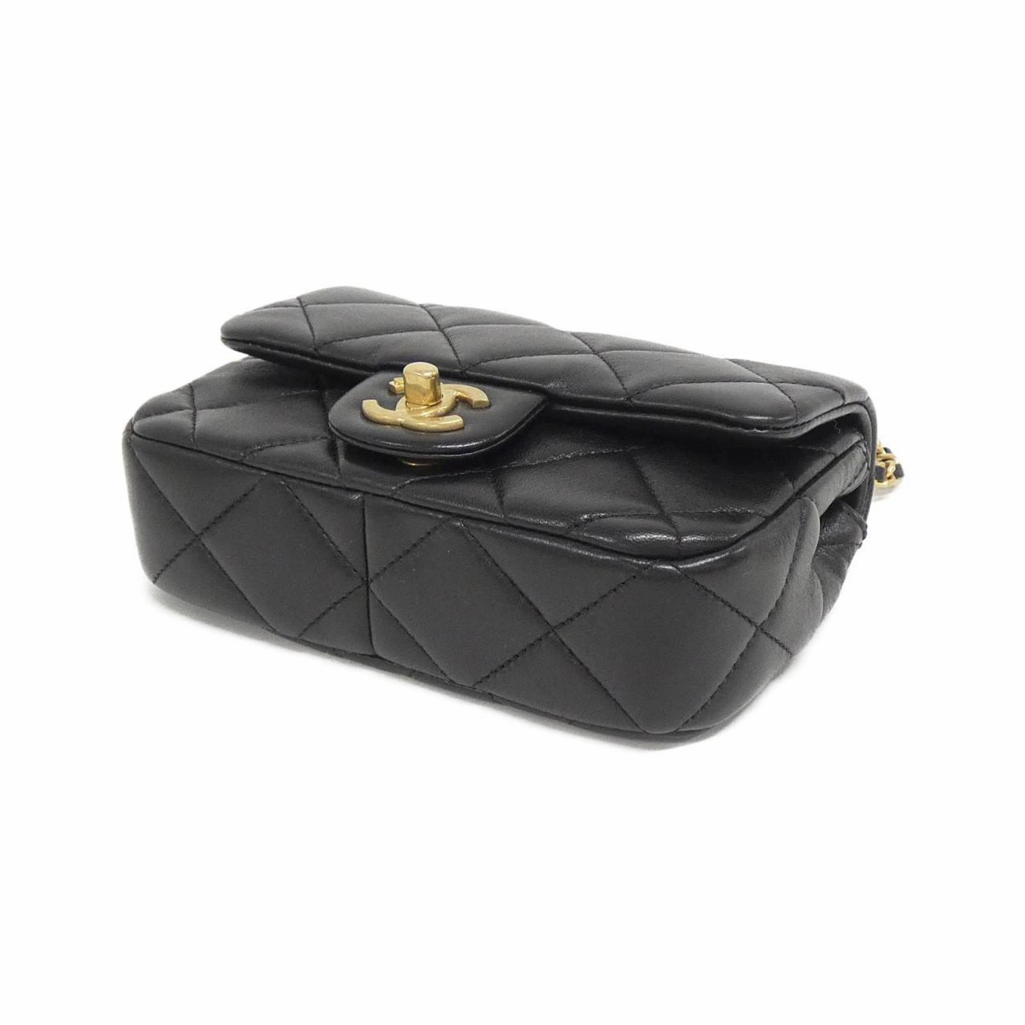 Chanel Artificial ivory Leather Shoulder Bag (Pre-Owned)