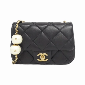 Chanel Artificial ivory Leather Shoulder Bag (Pre-Owned)