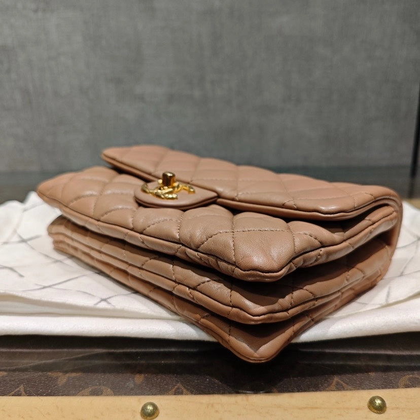 Chanel Beige Quilted Leather Chain Shoulder Bag 21x14x6cm