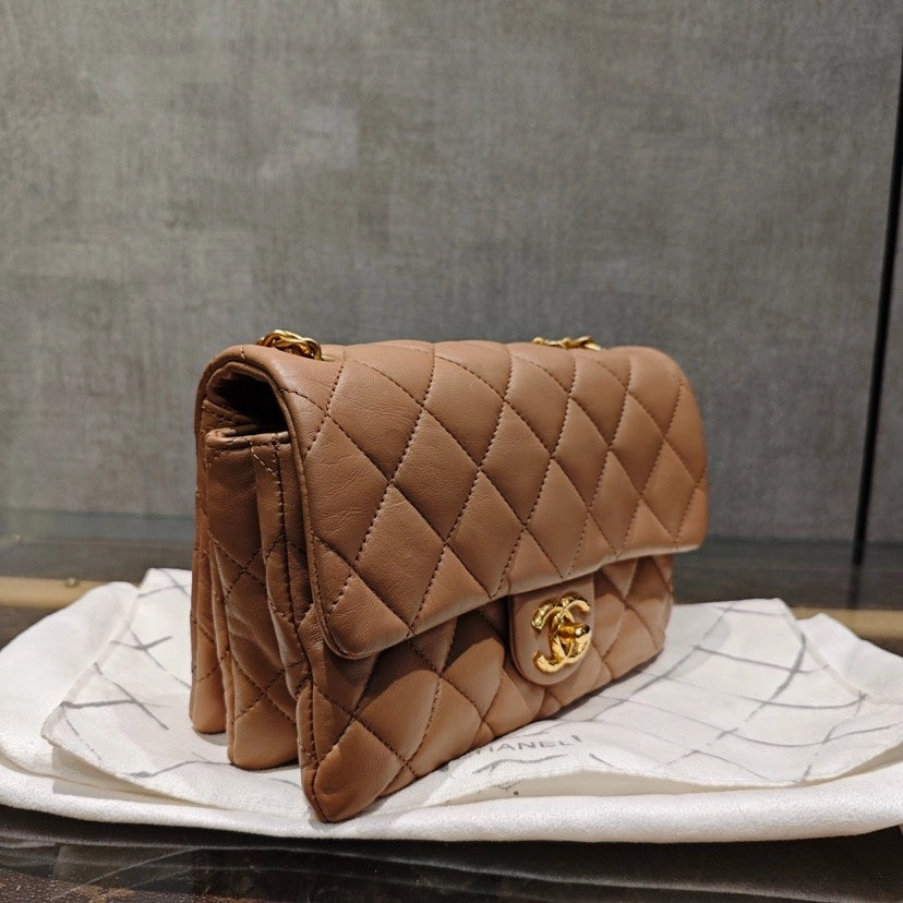 Chanel Beige Quilted Leather Chain Shoulder Bag 21x14x6cm