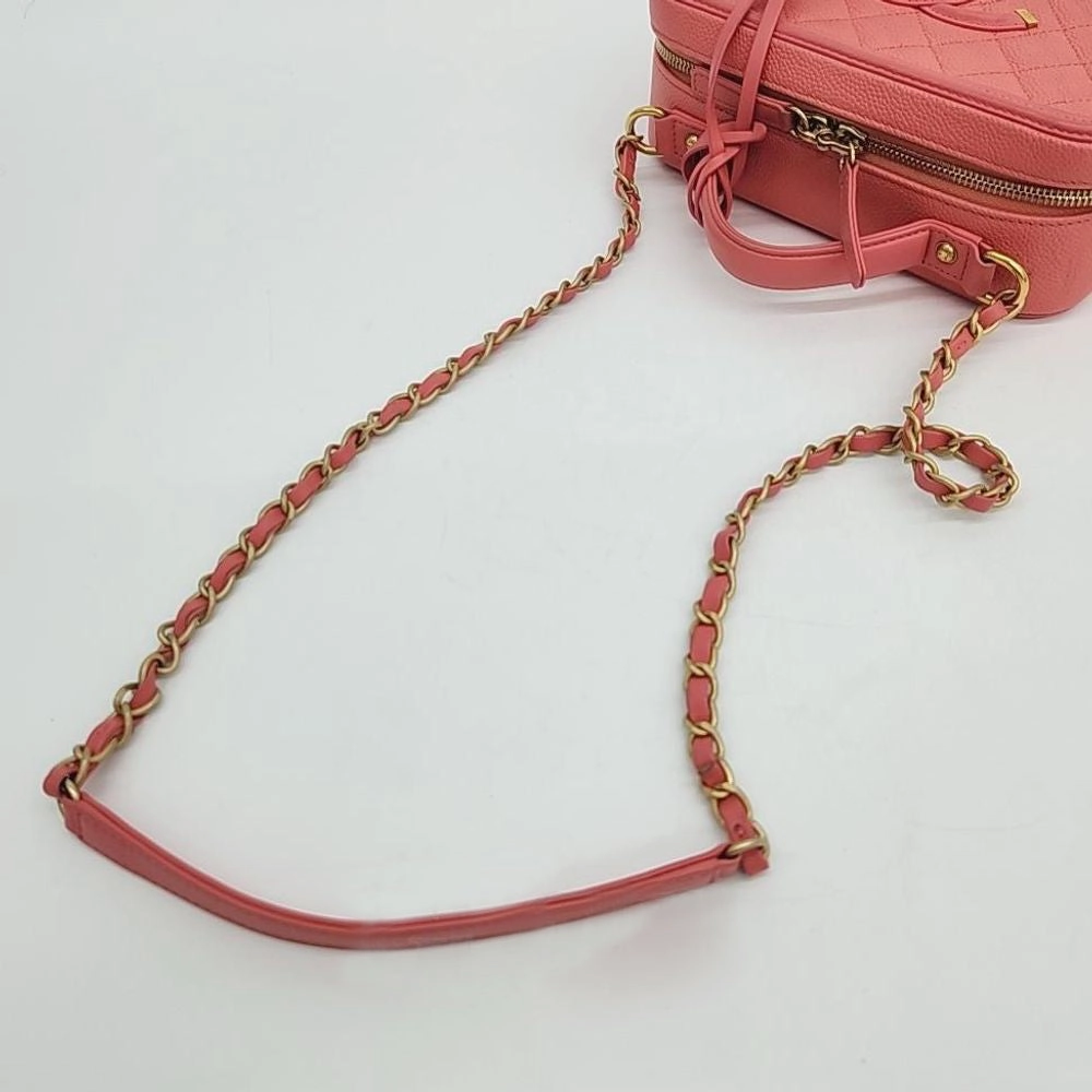 Chanel Caviar Cosmetic Tote And Shoulder Bag (8034721)