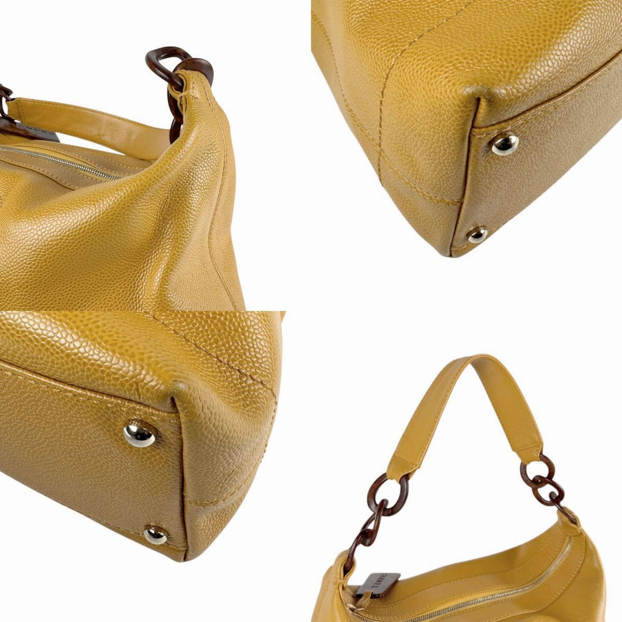 Chanel Caviar Leather Shoulder Bag (Pre-Owned)