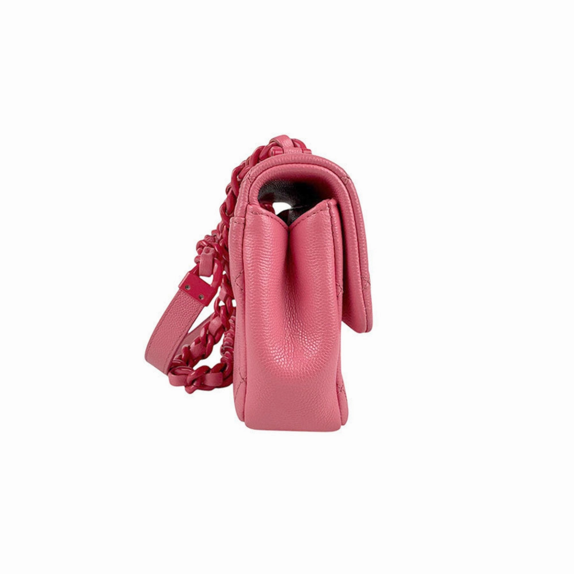 Chanel Caviar Leather Shoulder Bag (Pre-Owned)