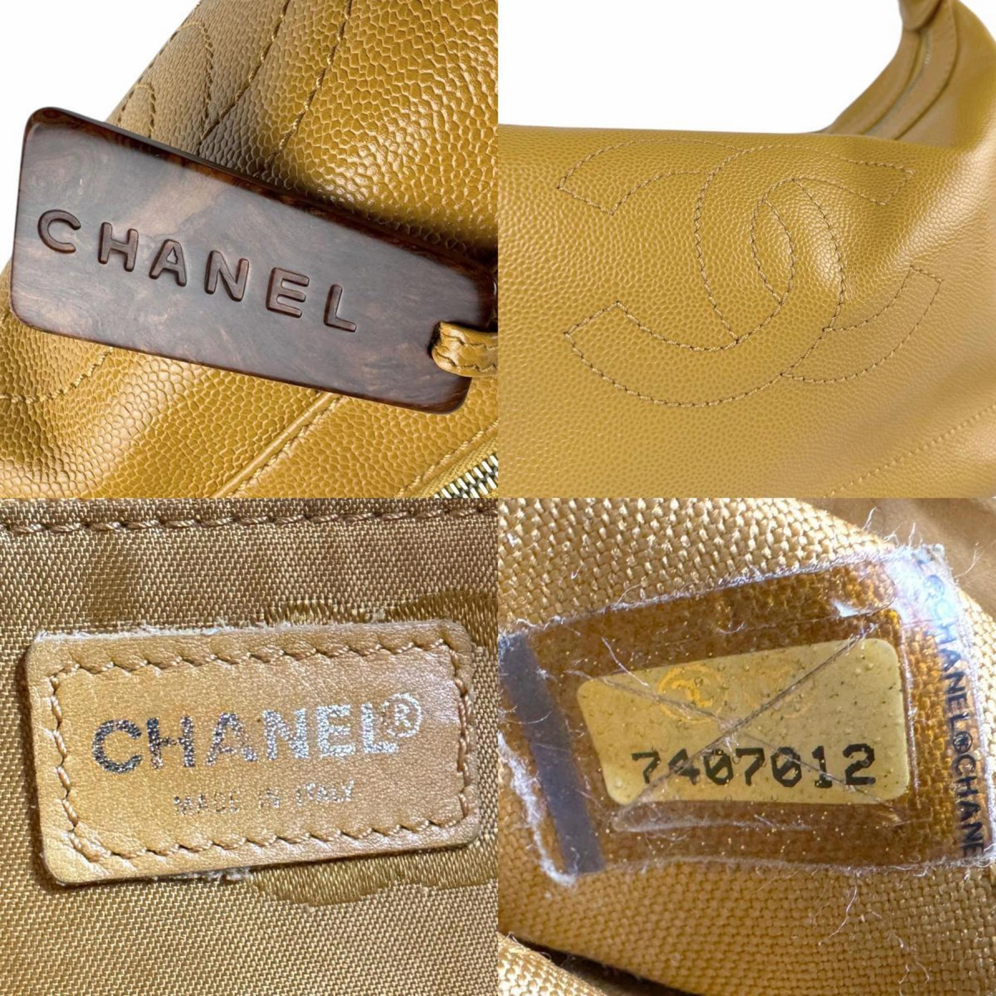 Chanel Caviar Leather Shoulder Bag (Pre-Owned)