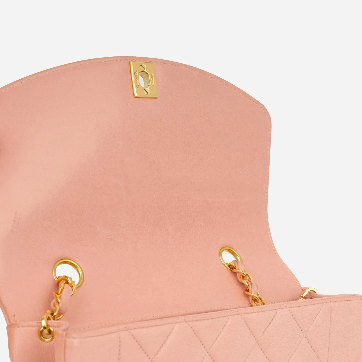 Chanel Chanel - Vintage Small Diana Flap - Light Pink Lambskin GHW