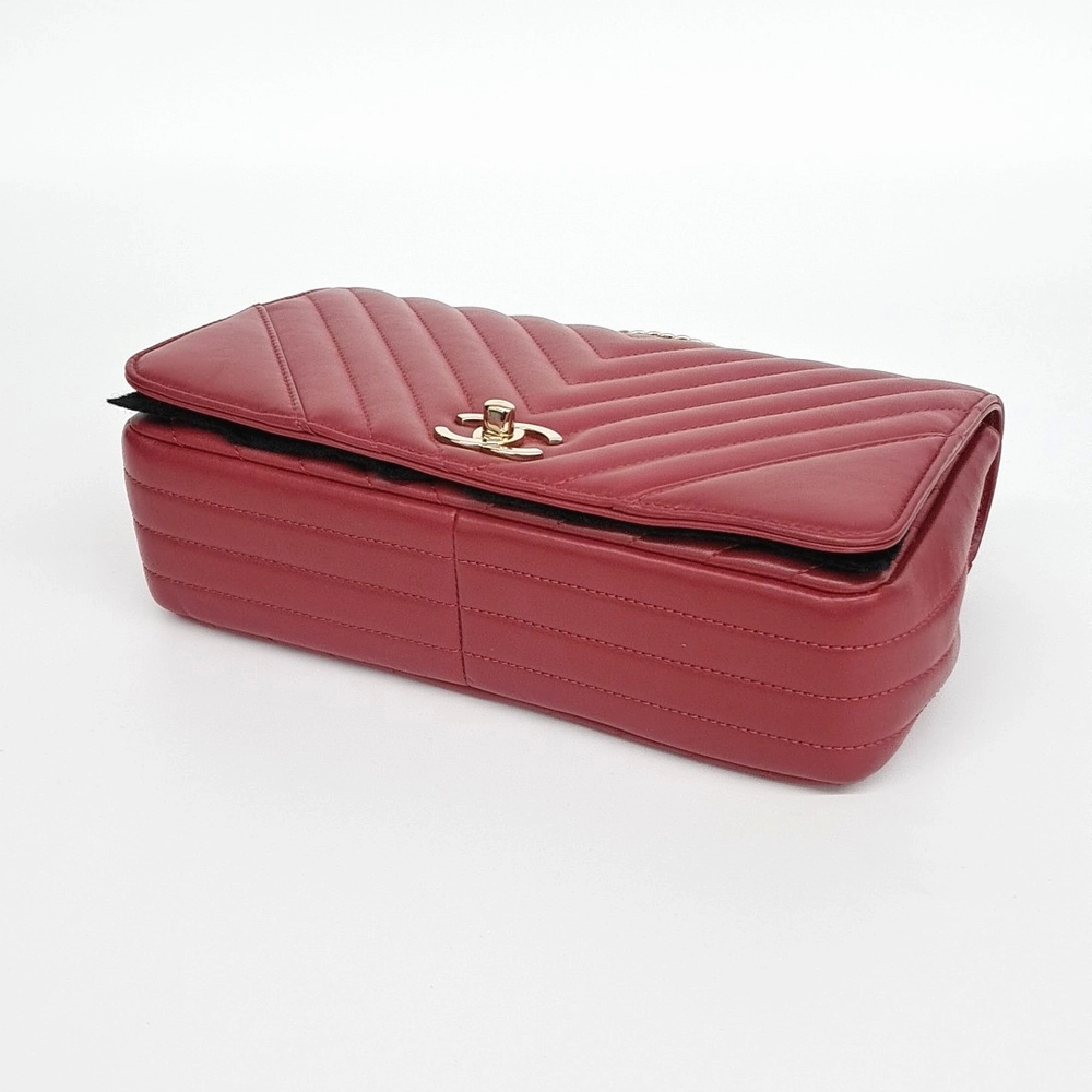 Chanel Chevron Chain Shoulder Bag (10019827)