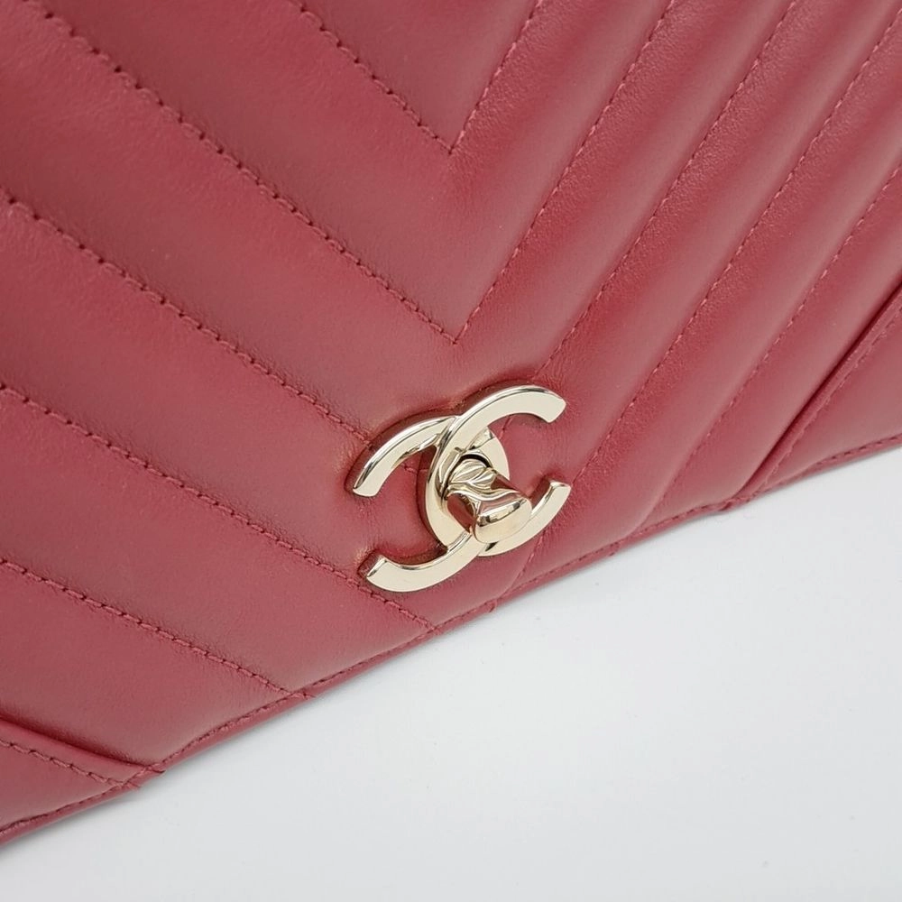 Chanel Chevron Chain Shoulder Bag (10019827)