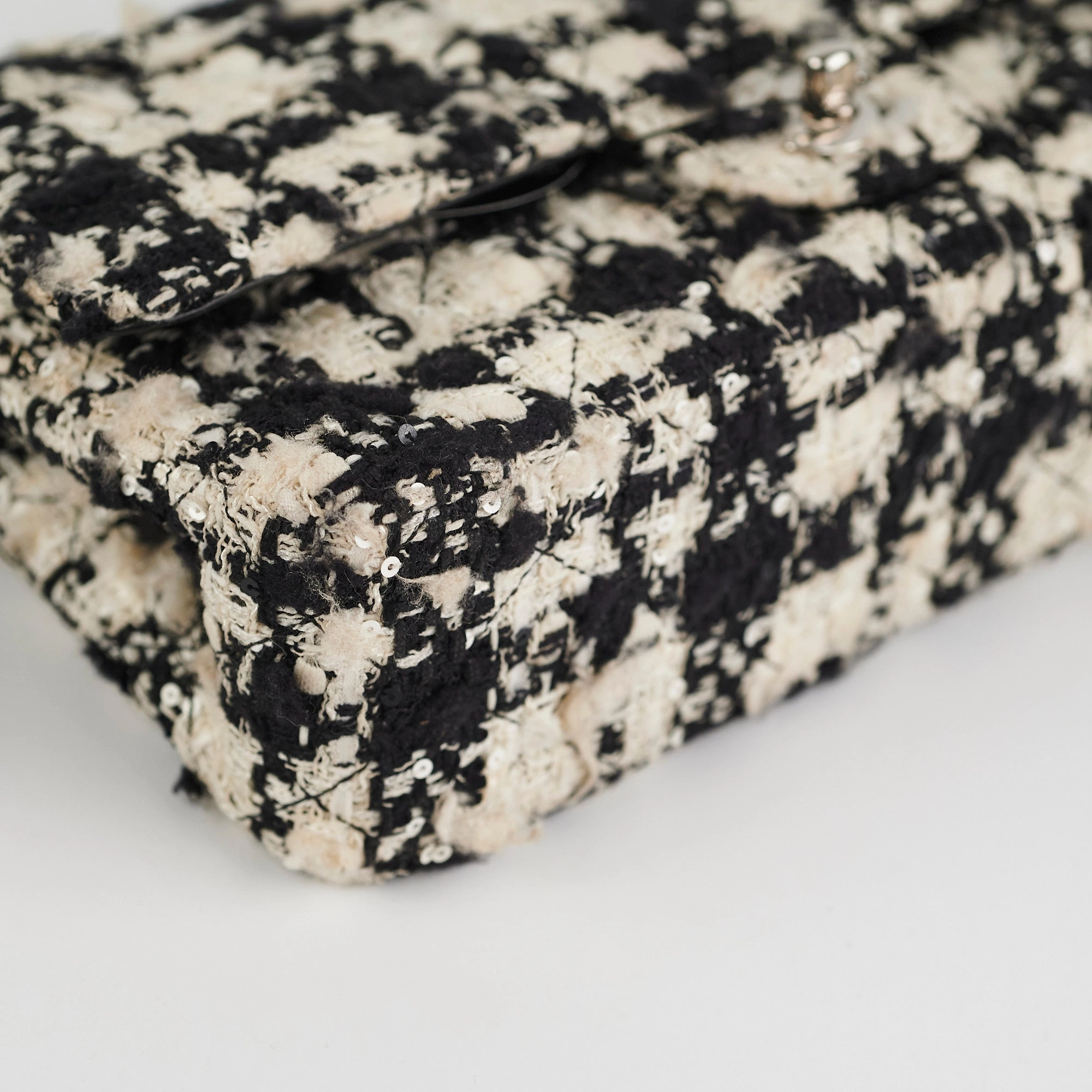 Chanel Classic Flap M/L Tweed Sequin Black