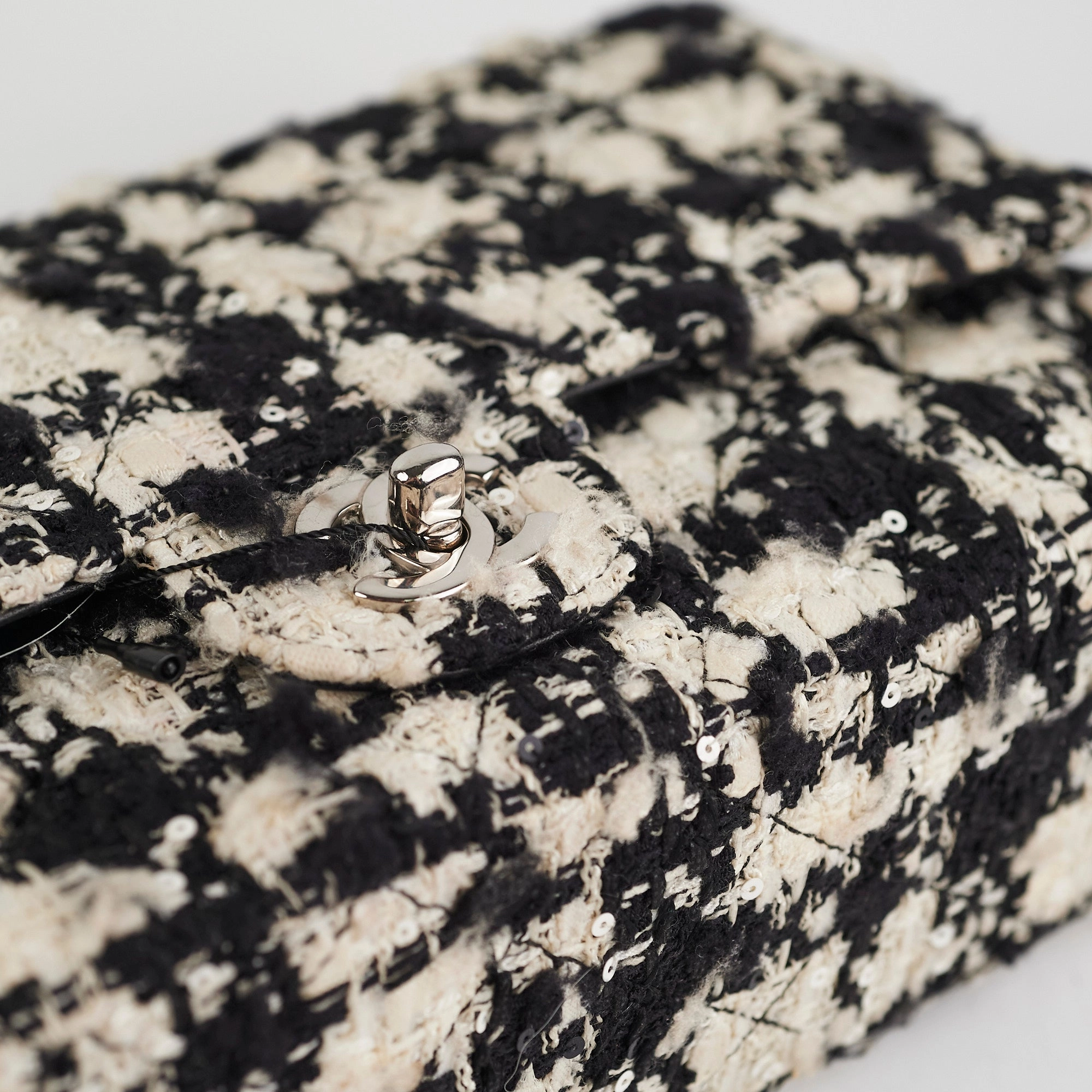 Chanel Classic Flap M/L Tweed Sequin Black