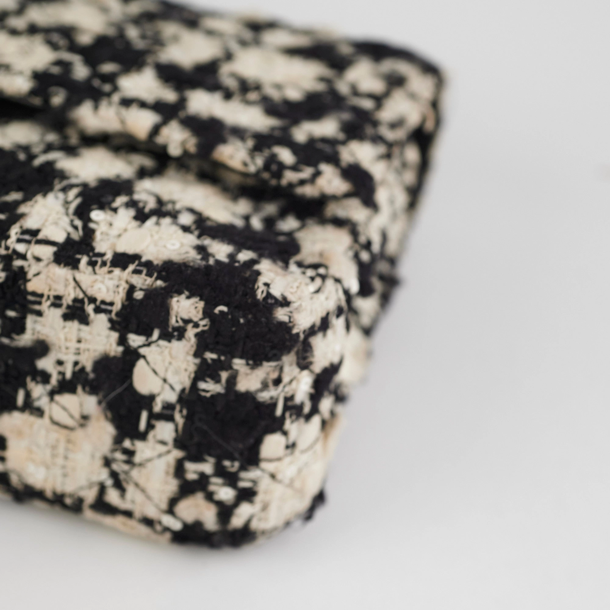 Chanel Classic Flap M/L Tweed Sequin Black