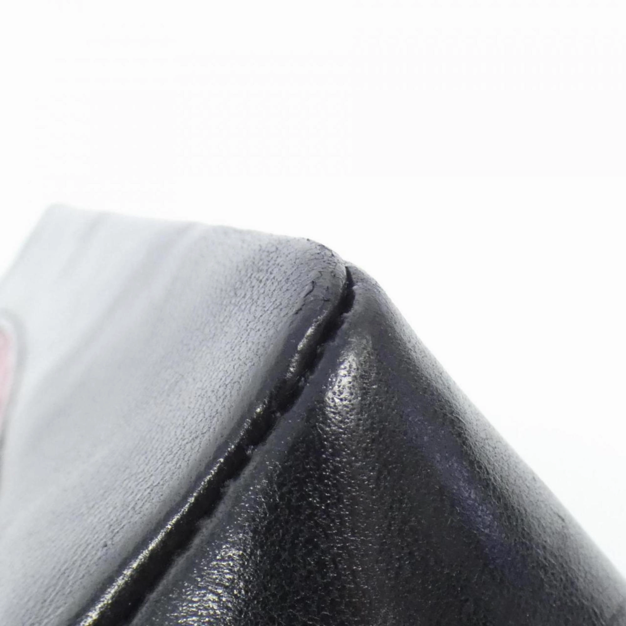Chanel  Color Leather Shoulder Bag (Pre-Owned)