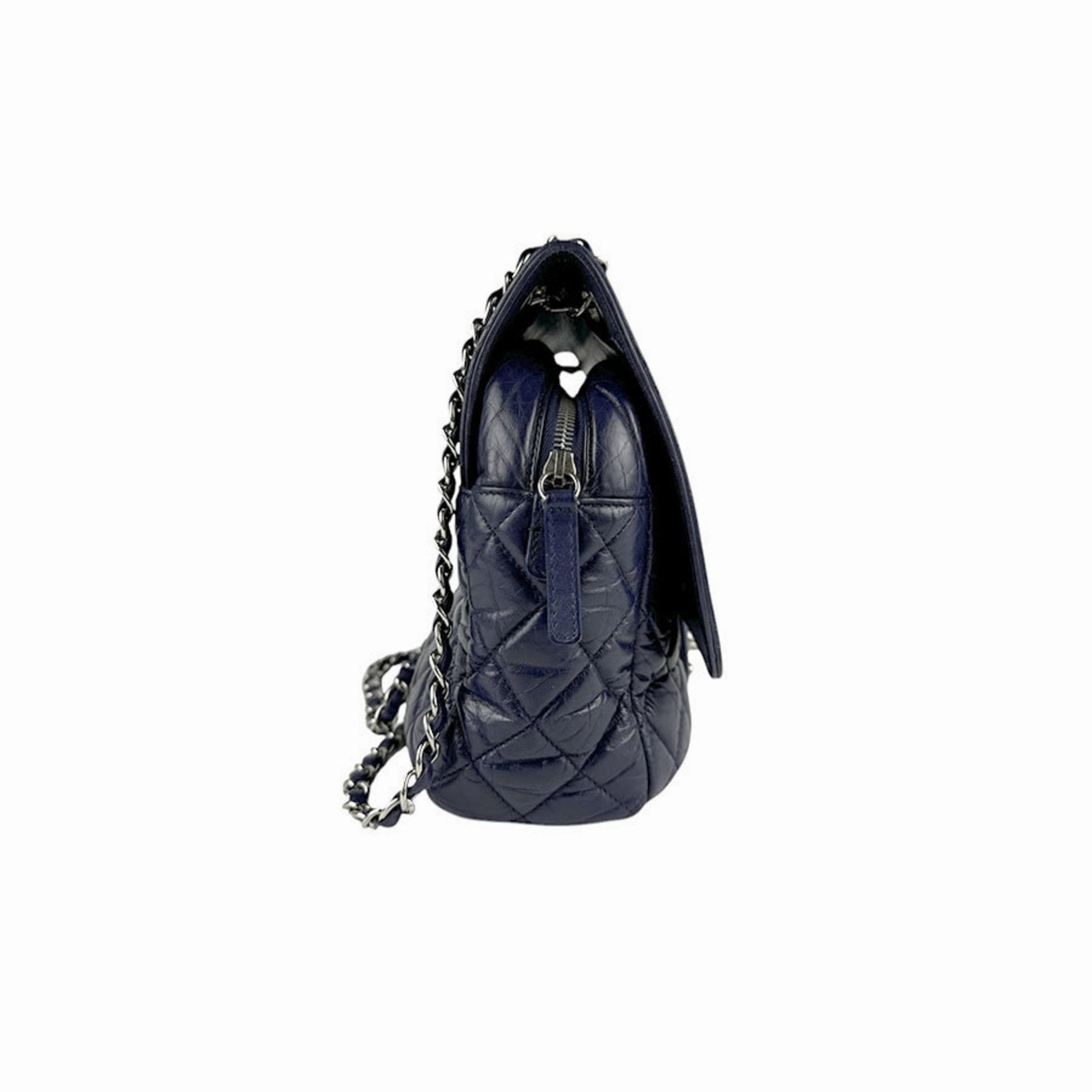 Chanel Flap Bag Leather Shoulder Bag (Pre-Owned)