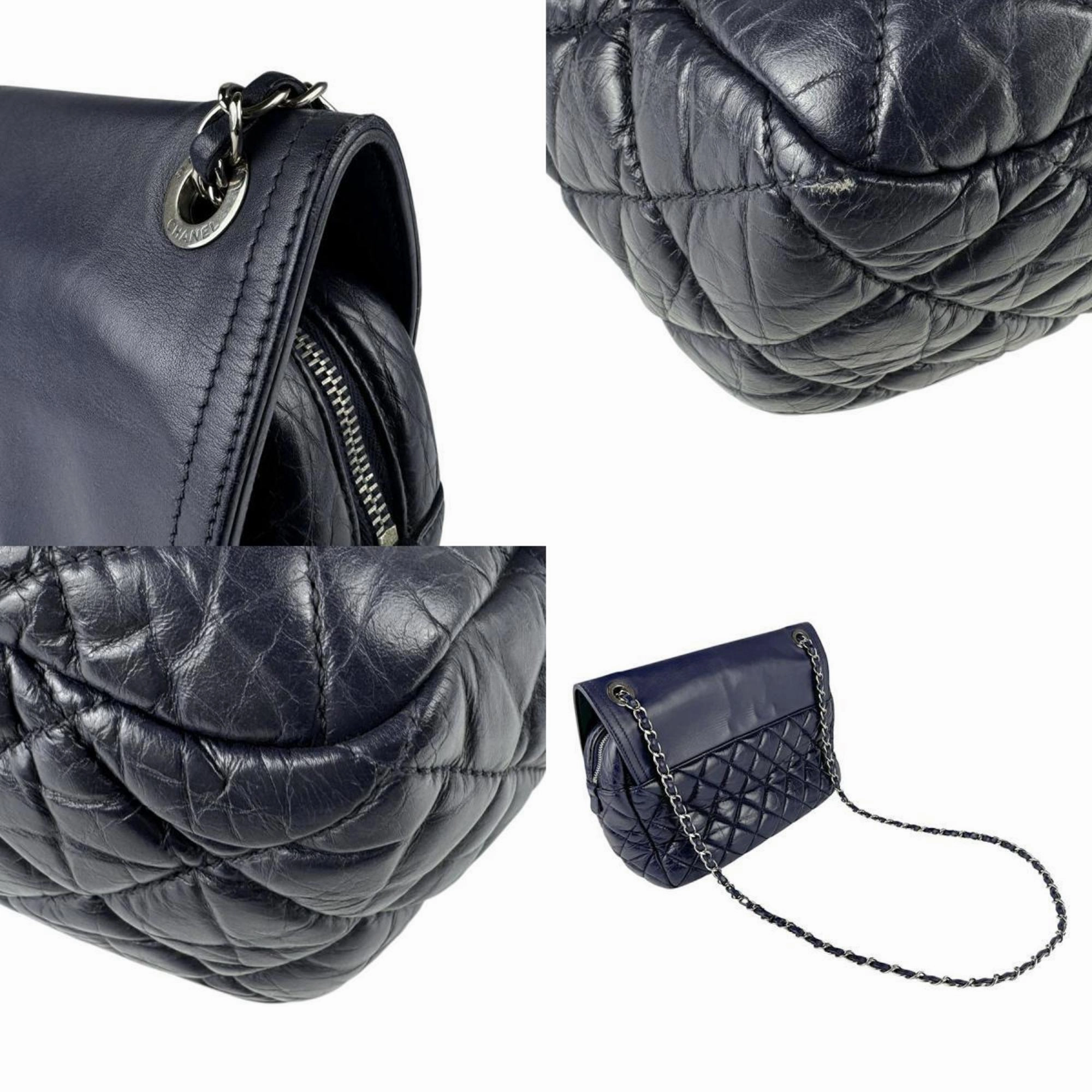 Chanel Flap Bag Leather Shoulder Bag (Pre-Owned)