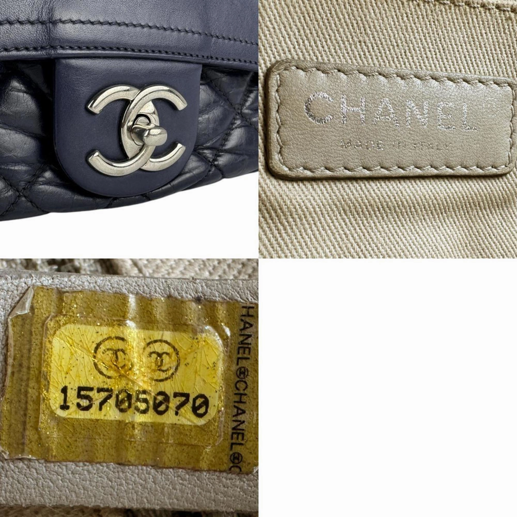 Chanel Flap Bag Leather Shoulder Bag (Pre-Owned)