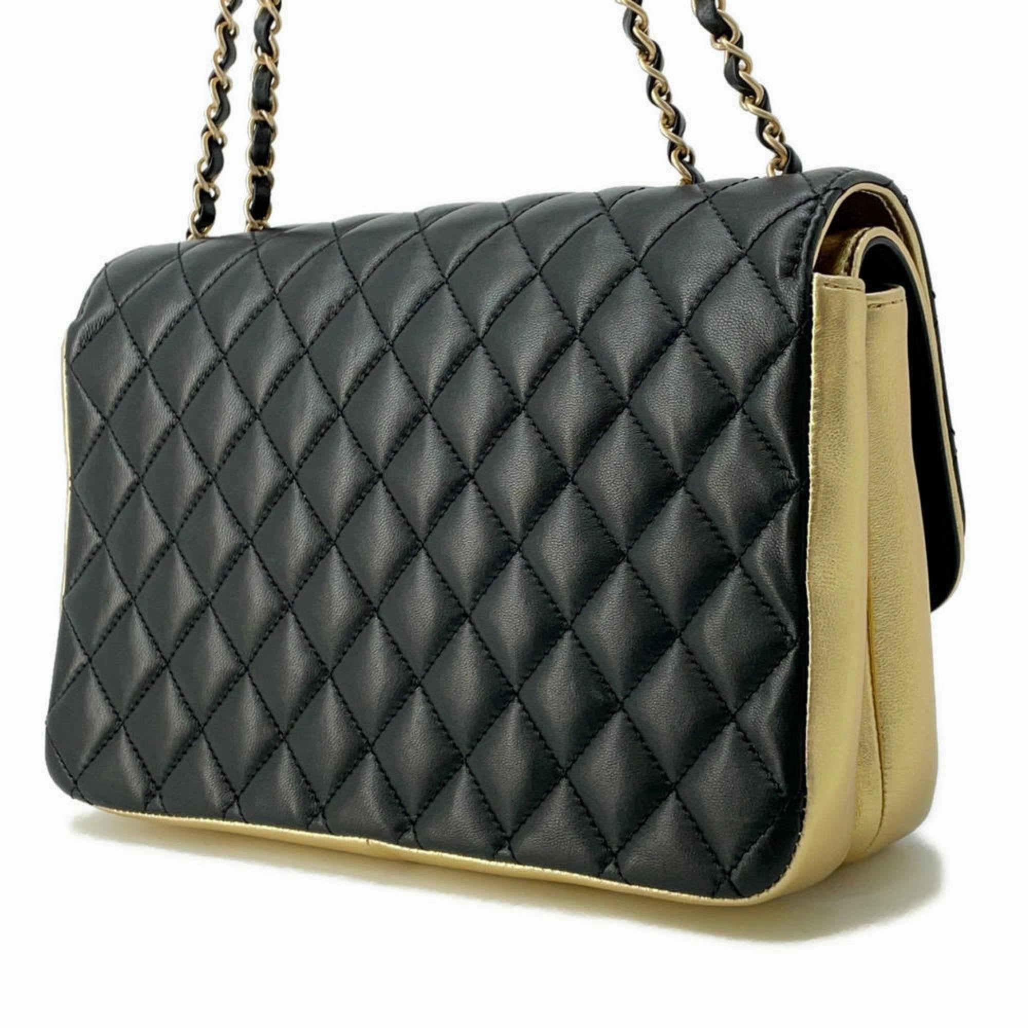 Chanel gold Leather Shoulder Bag (Pre-Owned)