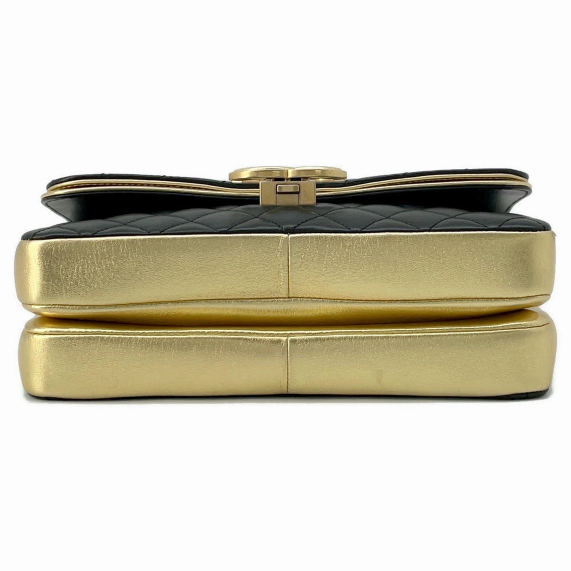 Chanel gold Leather Shoulder Bag (Pre-Owned)