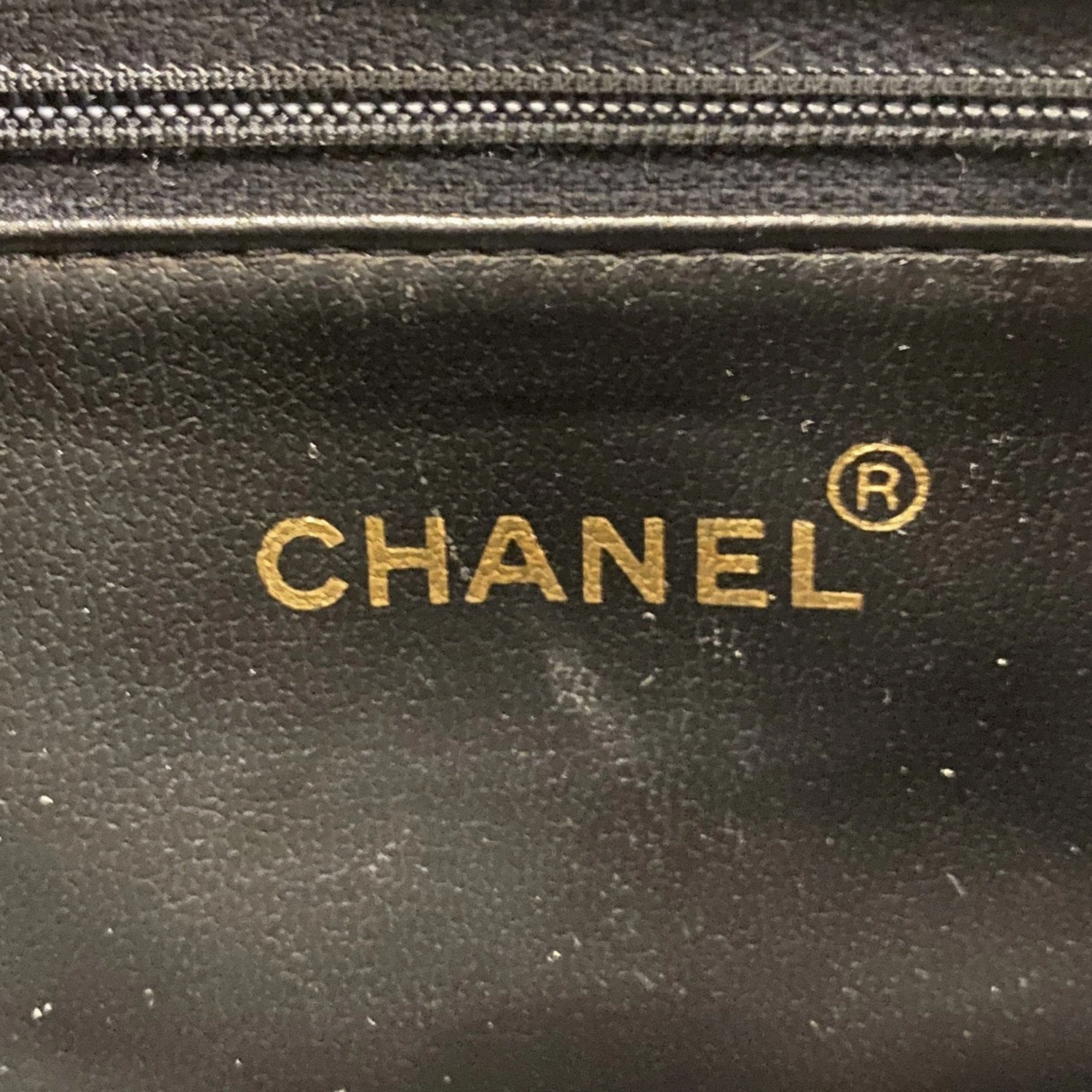 Chanel Grained Calfskin Shoulder Bag (Pre-Owned)