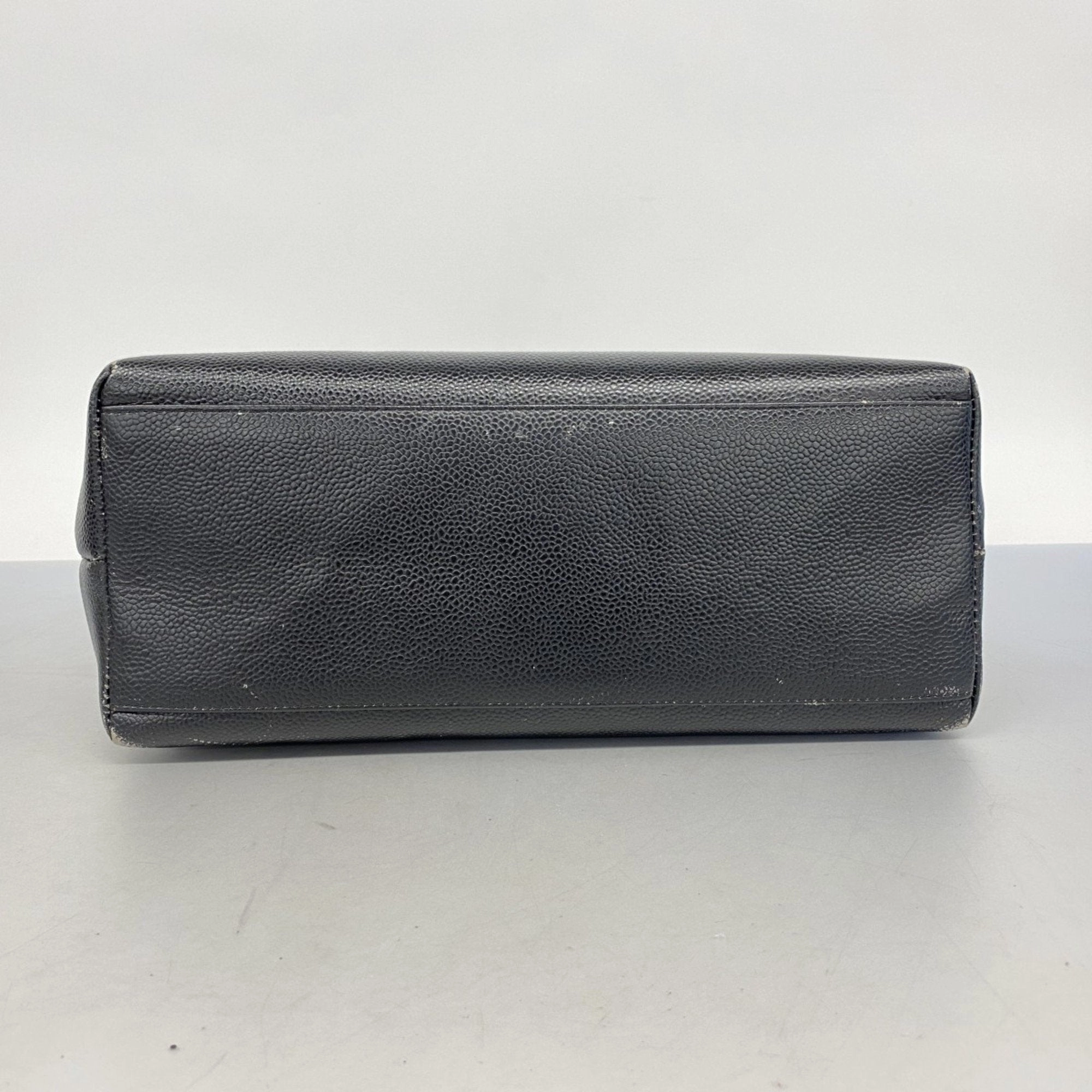Chanel Grained Calfskin Shoulder Bag (Pre-Owned)