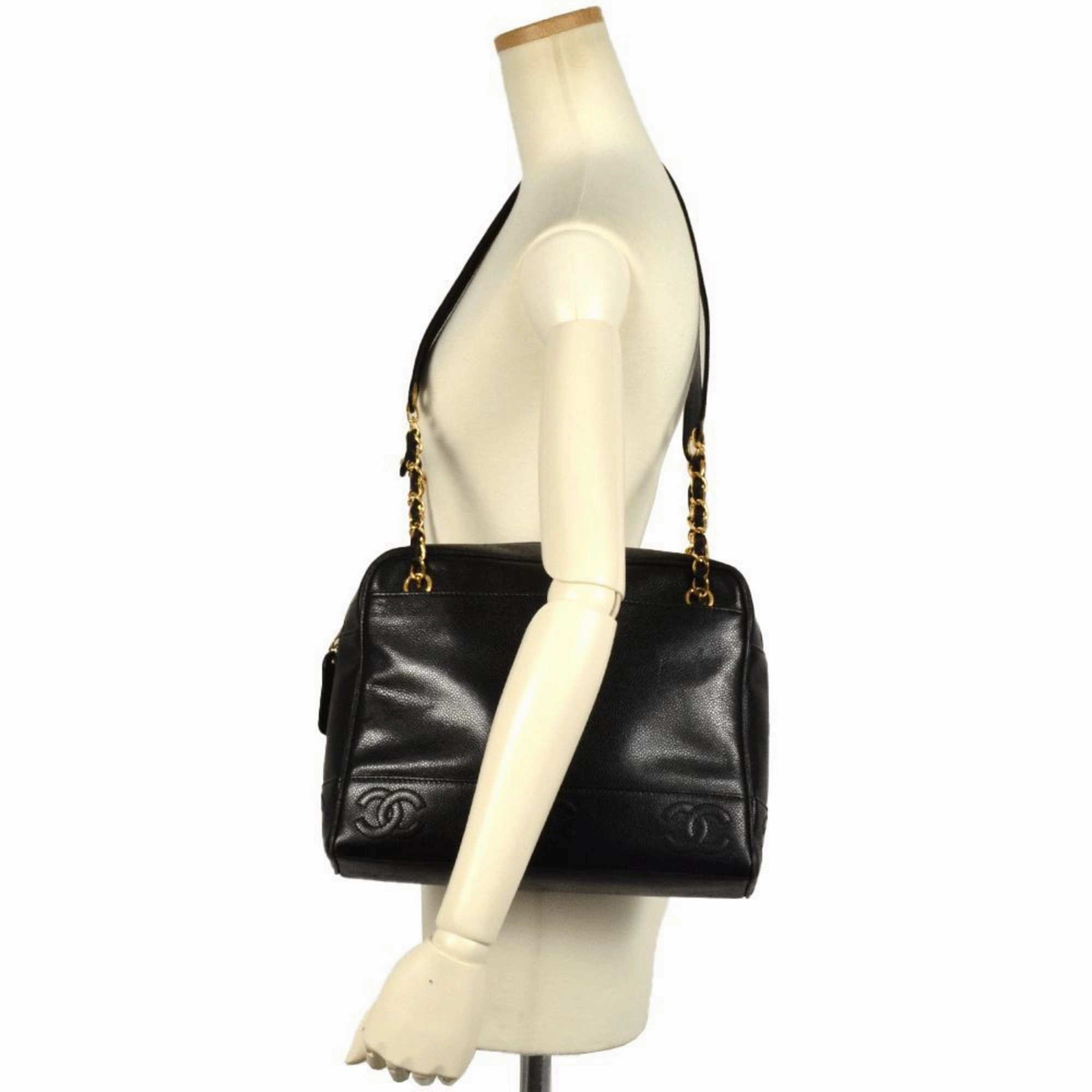 Chanel Grained Calfskin Shoulder Bag (Pre-Owned)