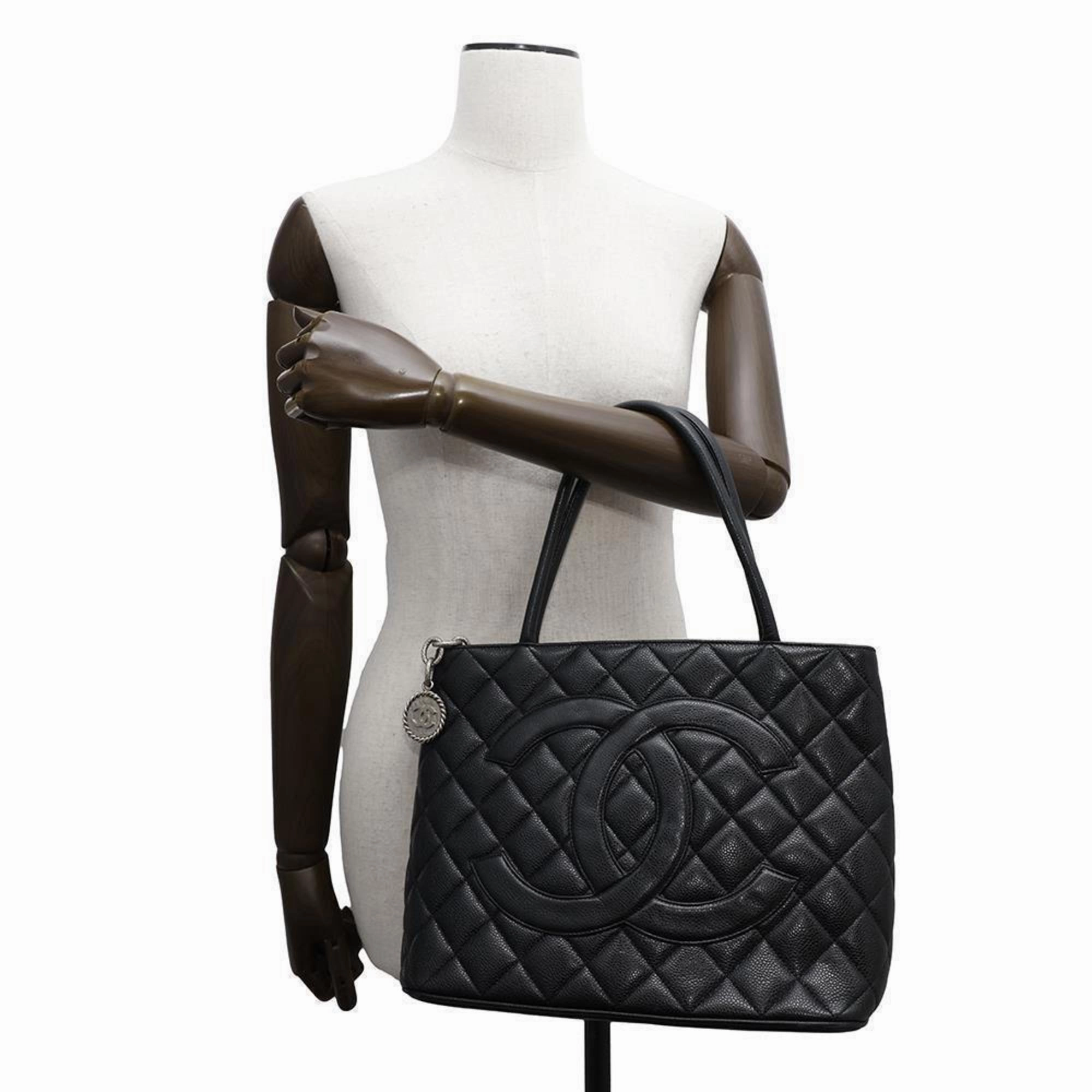 Chanel Grained Calfskin Tote Bag (Pre-Owned)