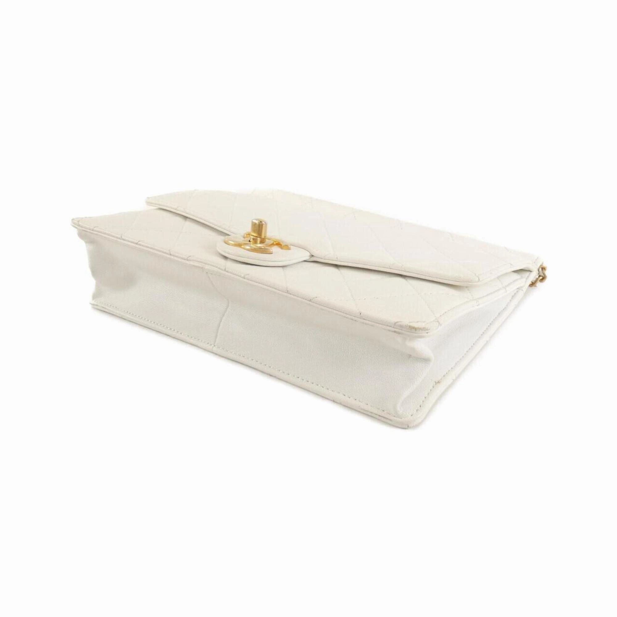 Chanel Leather Artificial ivory Shoulder Bag (Pre-Owned)