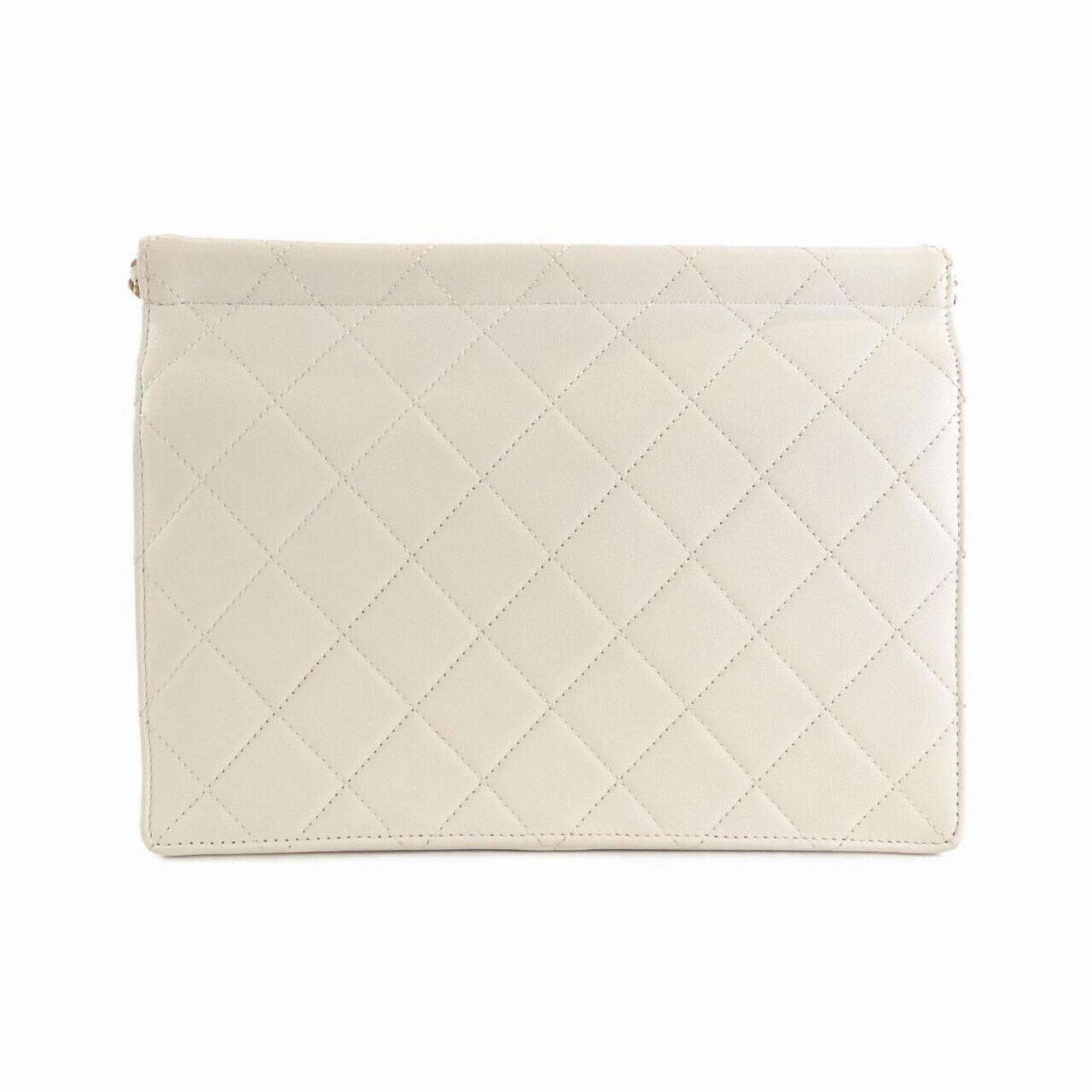 Chanel Leather Artificial ivory Shoulder Bag (Pre-Owned)
