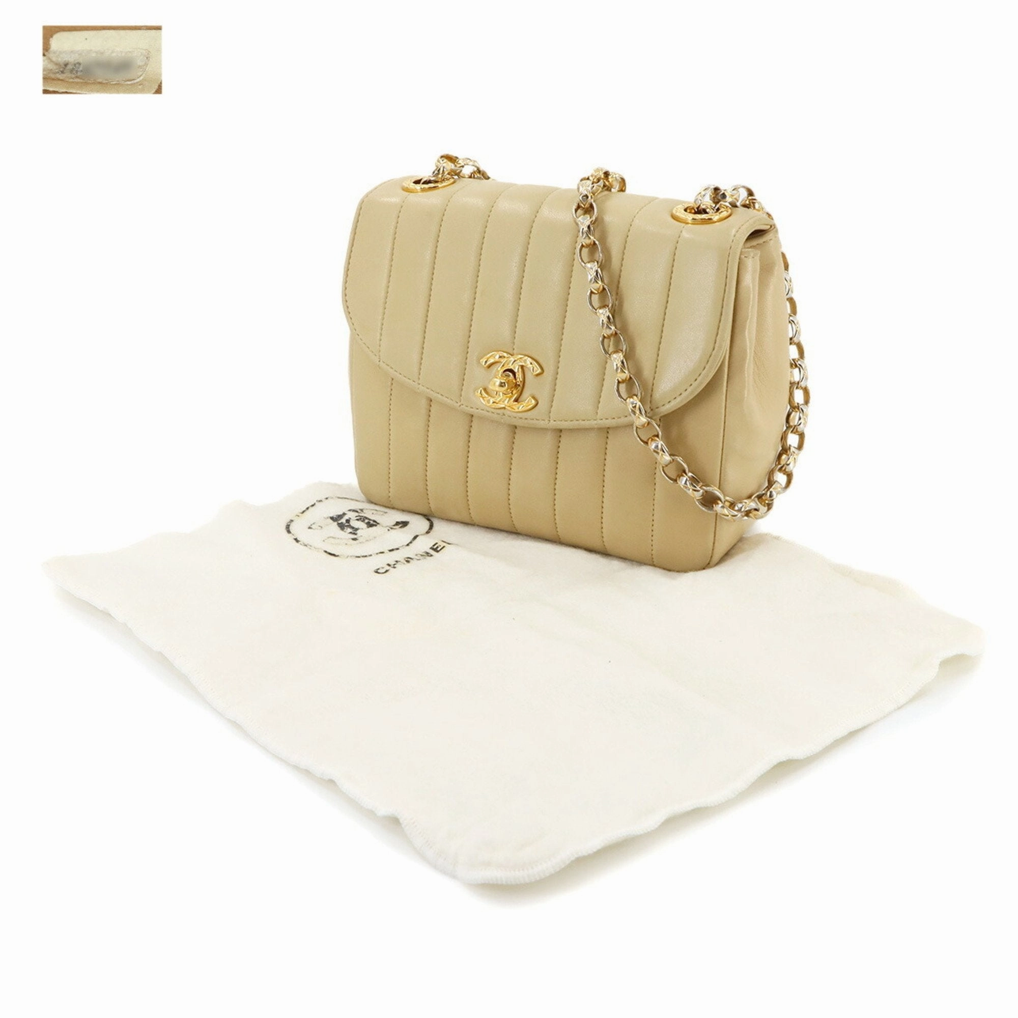 Chanel Leather Shoulder Bag (Pre-Owned)