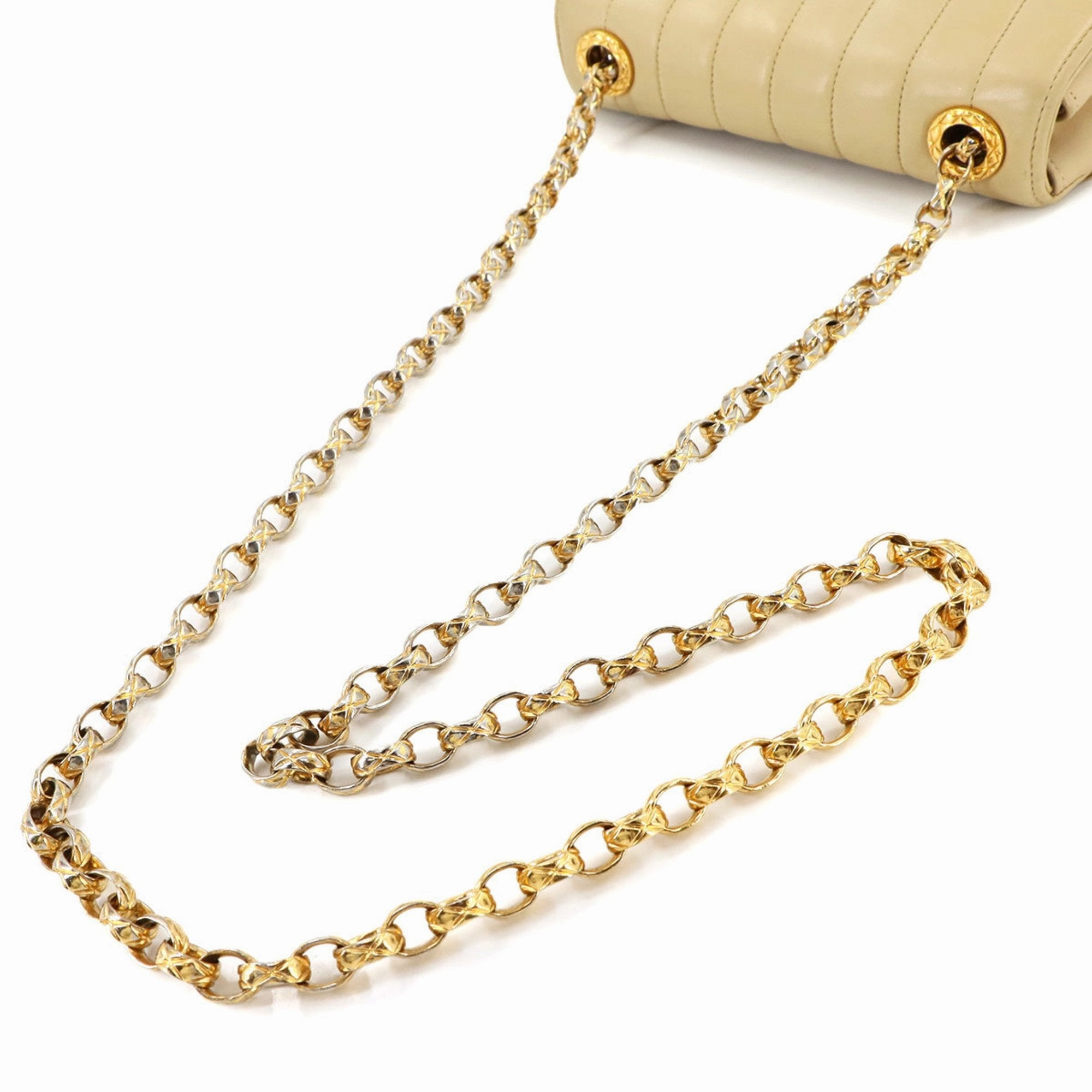 Chanel Leather Shoulder Bag (Pre-Owned)