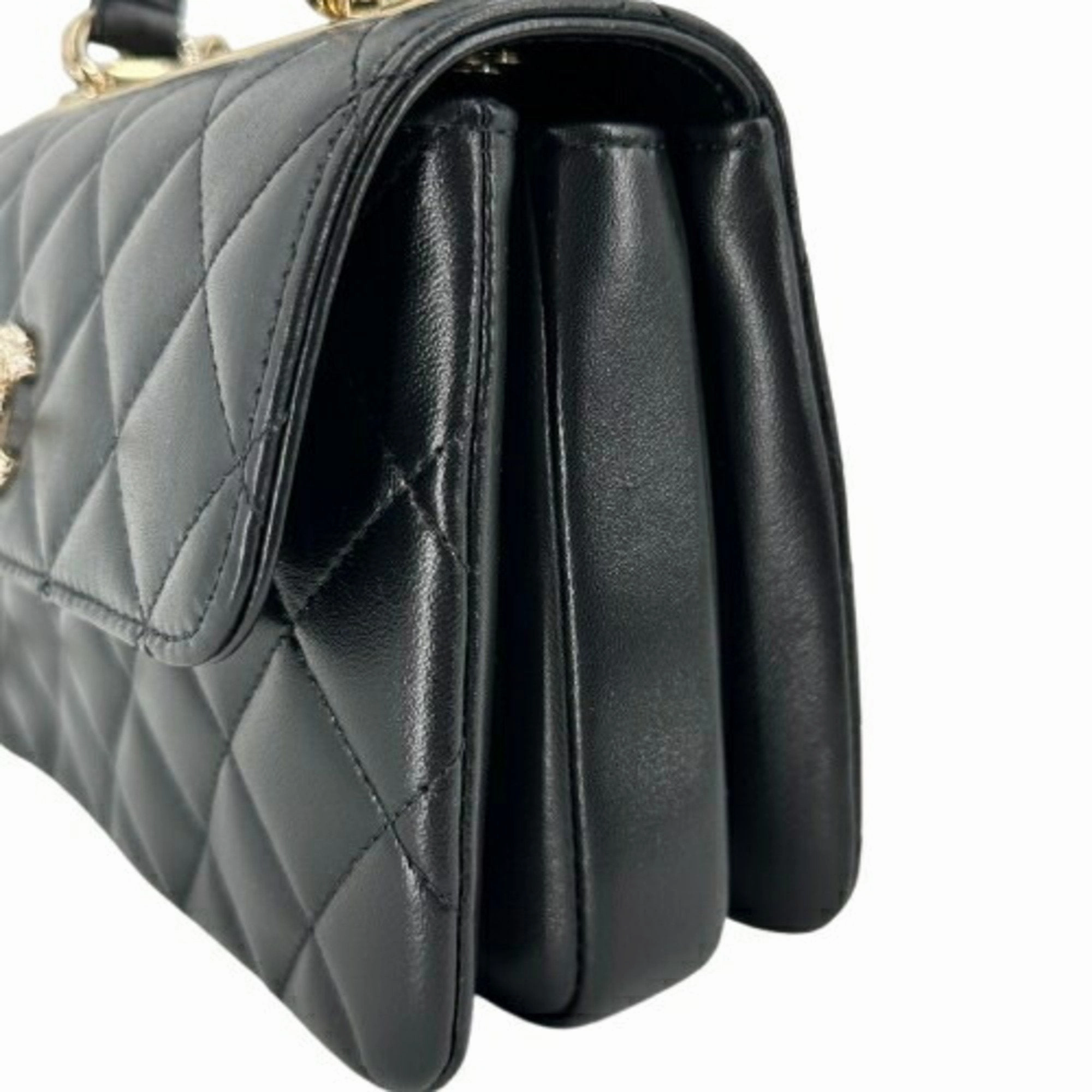 Chanel Leather Shoulder Bag (Pre-Owned)