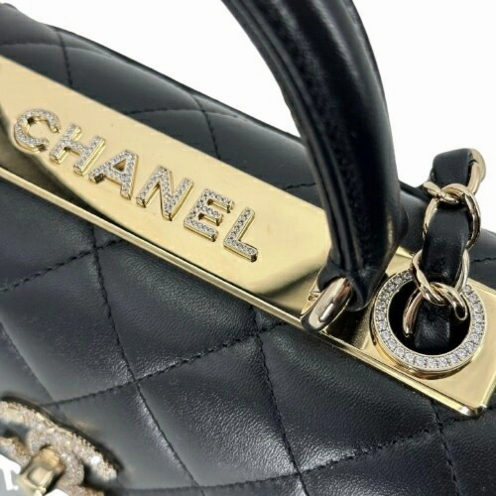 Chanel Leather Shoulder Bag (Pre-Owned)