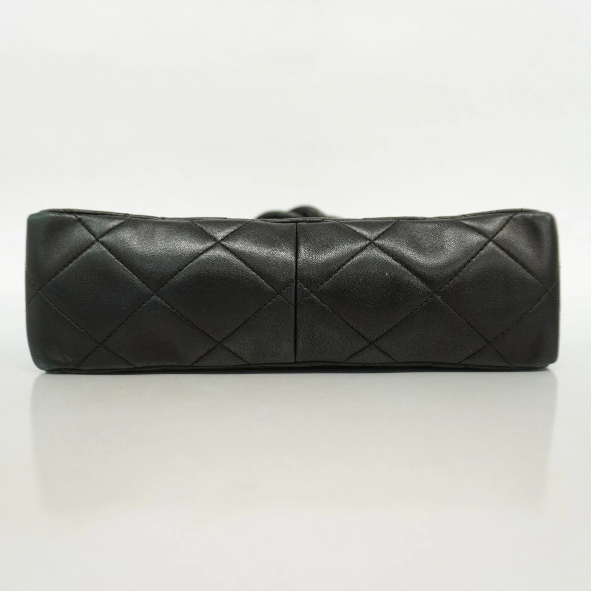 Chanel Leather Shoulder Bag (Pre-Owned)