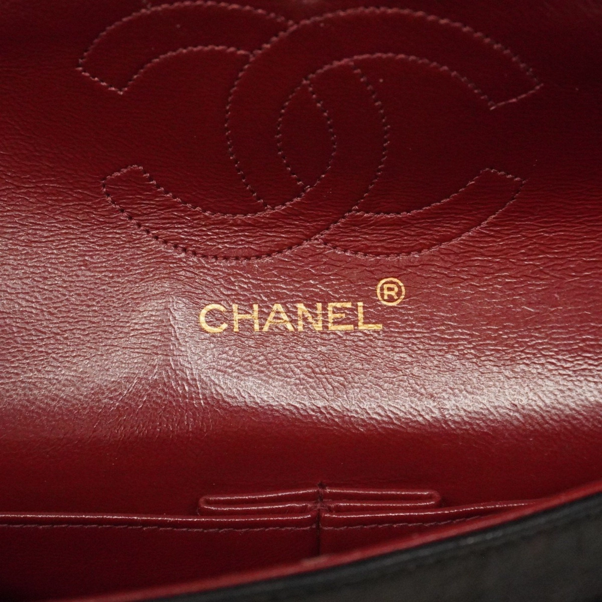 Chanel Leather Shoulder Bag (Pre-Owned)