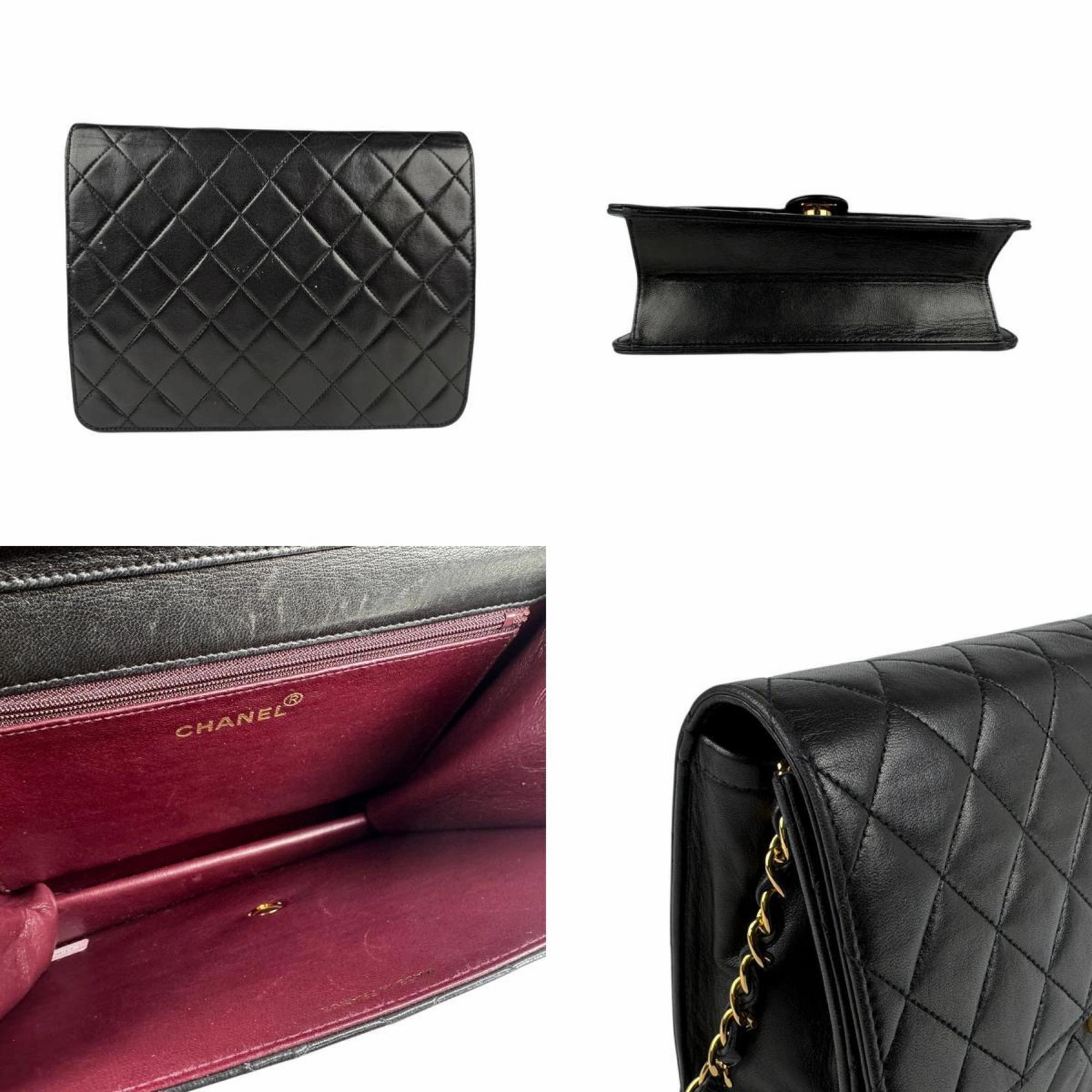Chanel Leather Shoulder Bag (Pre-Owned)