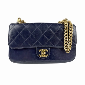 Chanel Leather Shoulder Bag (Pre-Owned)