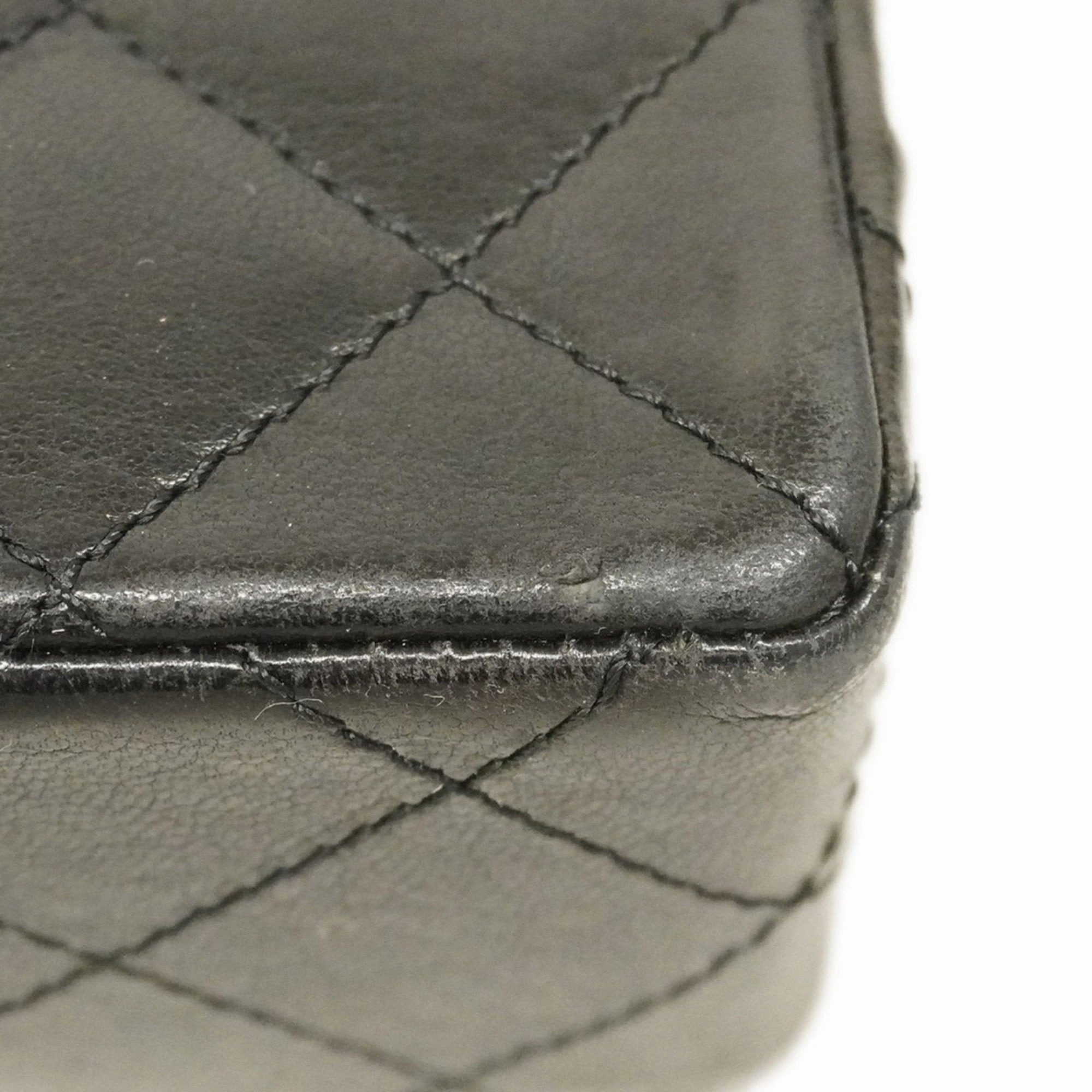 Chanel Leather Shoulder Bag (Pre-Owned)