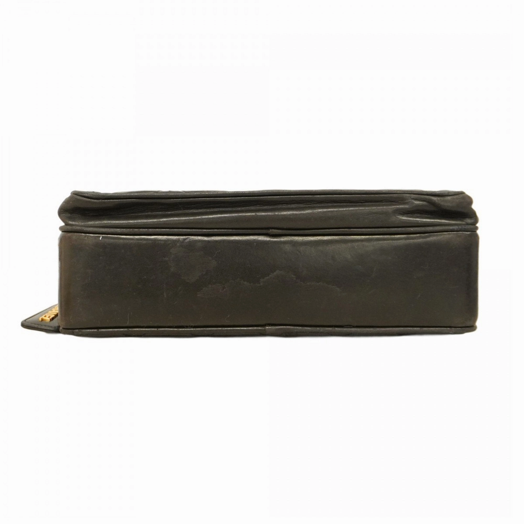 Chanel Leather Shoulder Bag (Pre-Owned)