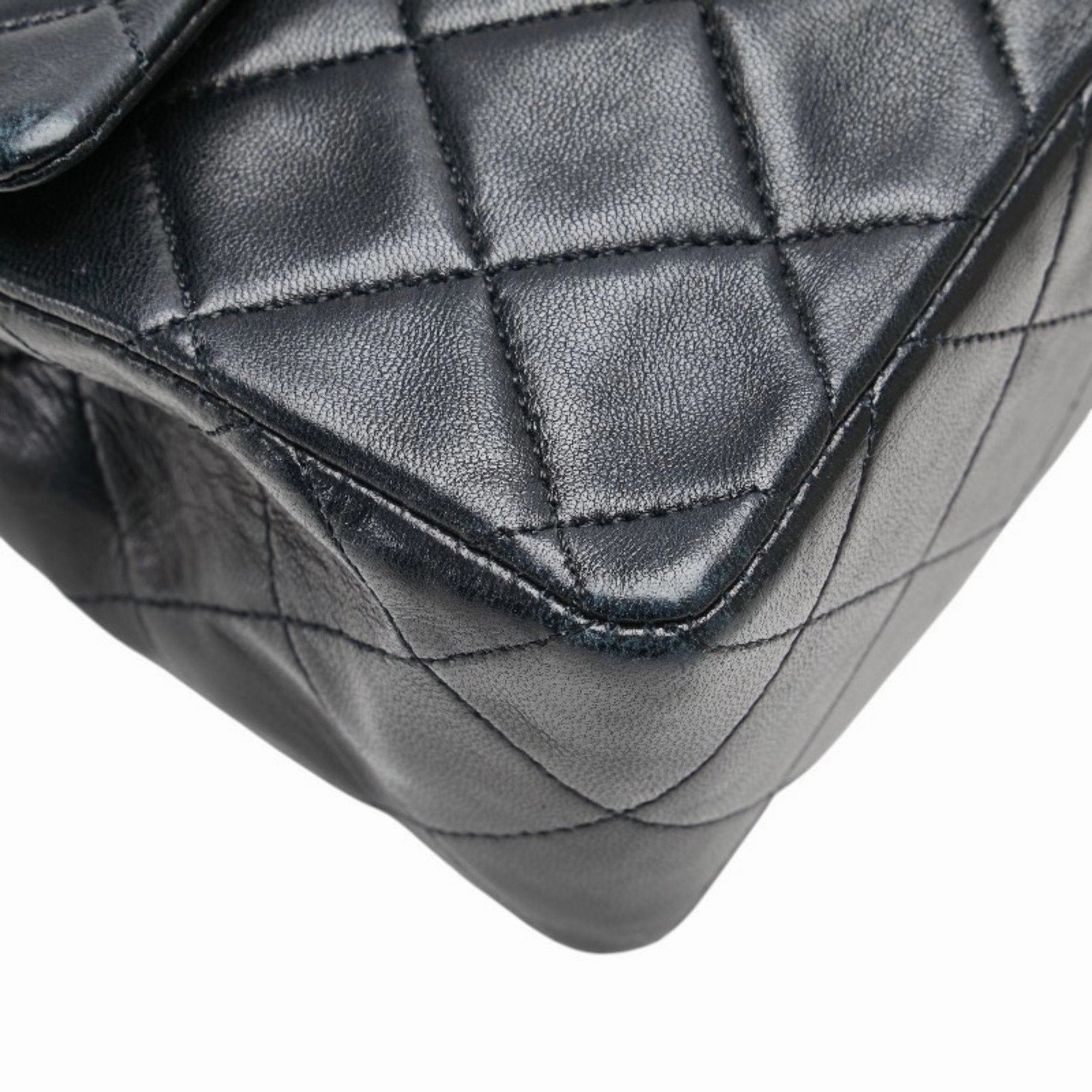 Chanel Leather Shoulder Bag (Pre-Owned)