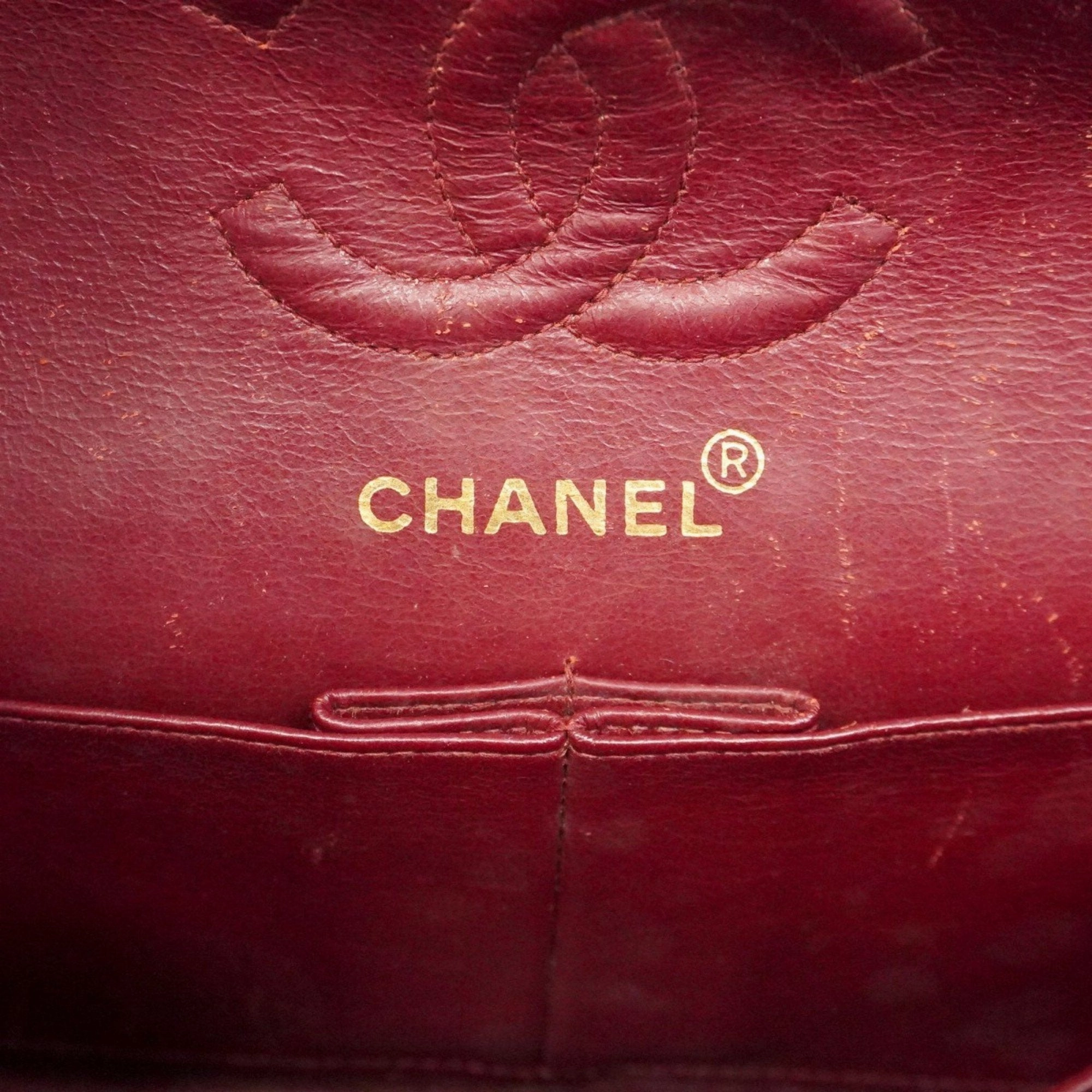 Chanel Leather Shoulder Bag (Pre-Owned)